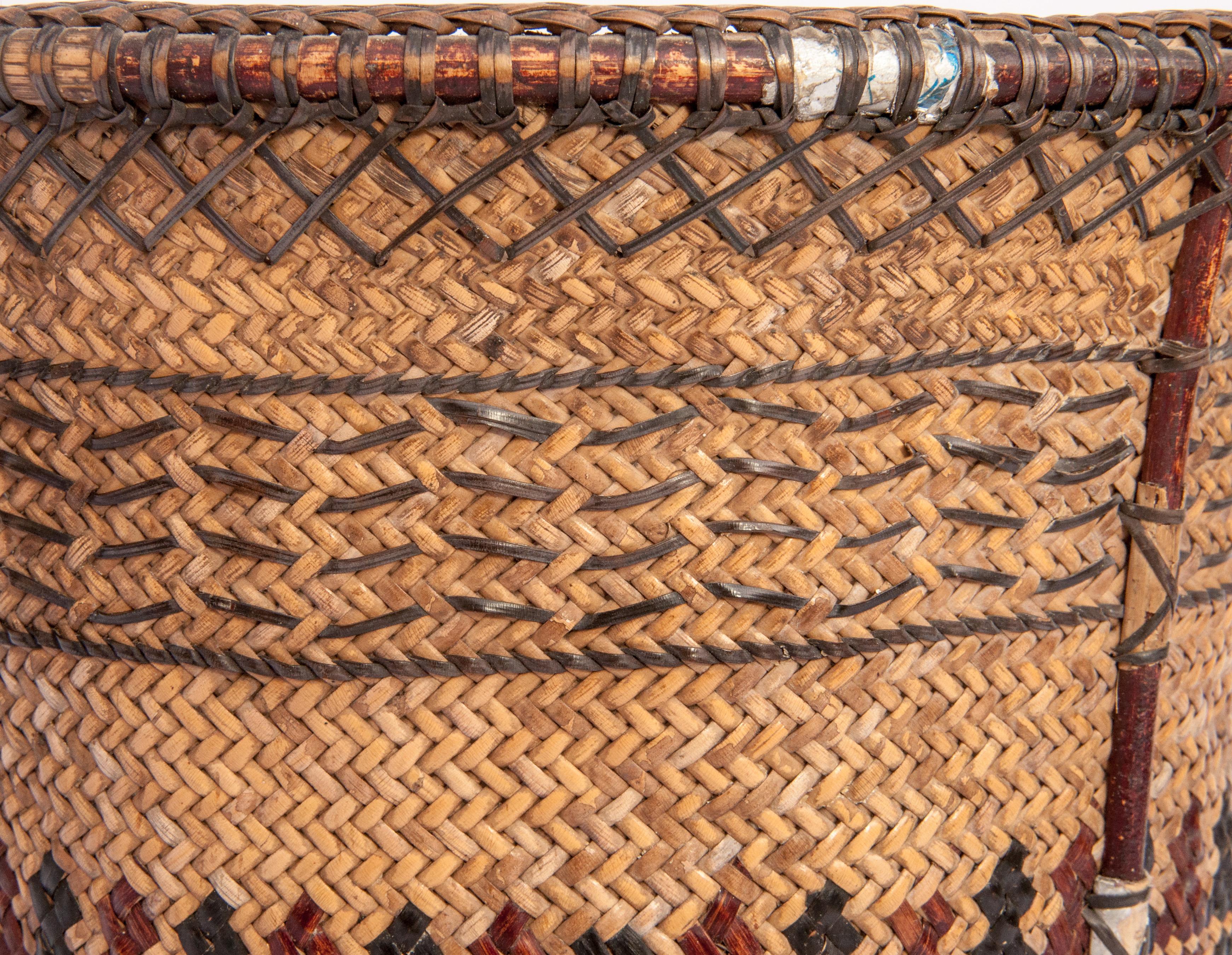 Vintage Carrying Basket Woven Design, Ngaju Dayak of Borneo, Mid-20th Century 4
