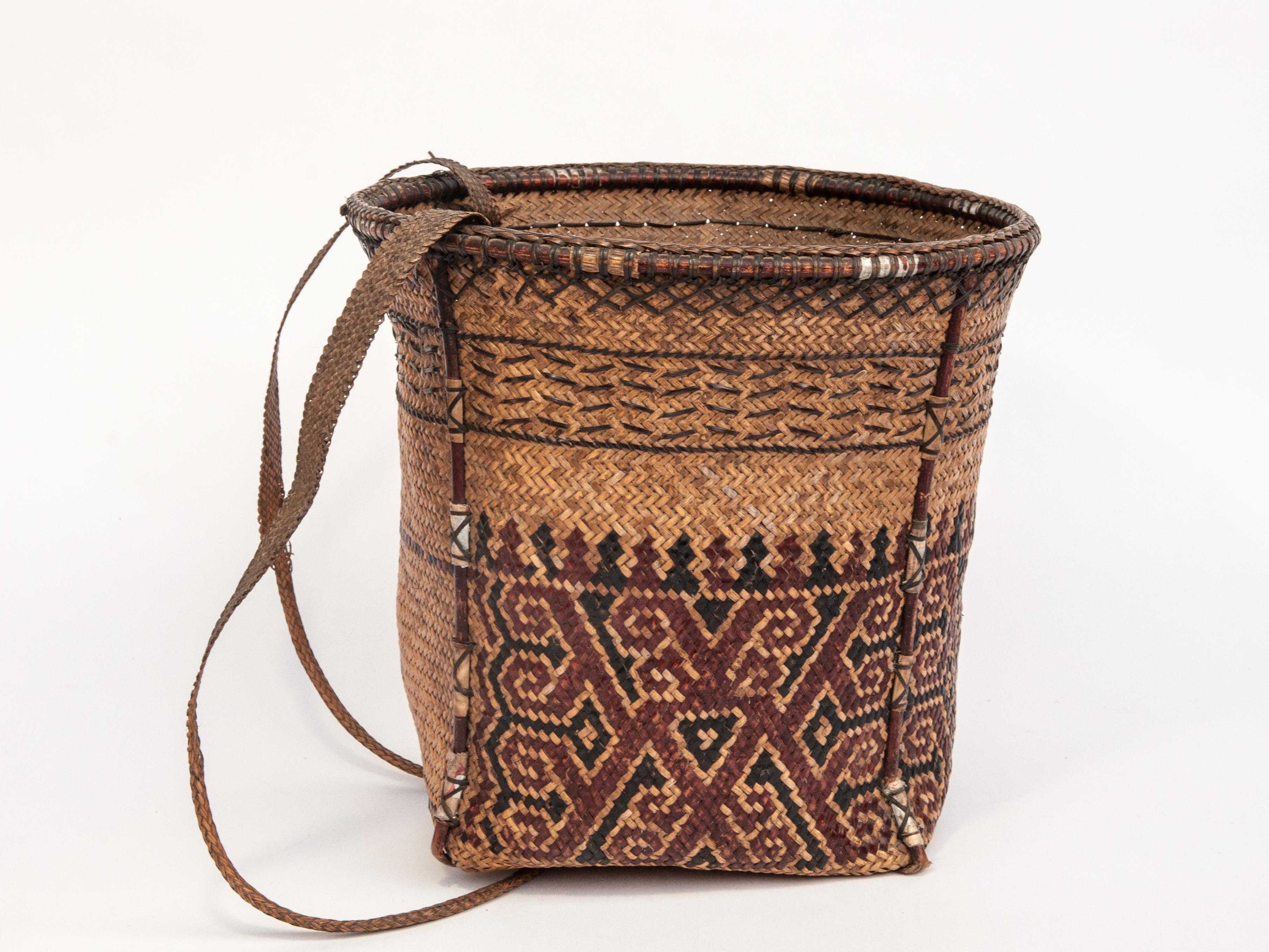 Hand-Crafted Vintage Carrying Basket Woven Design, Ngaju Dayak of Borneo, Mid-20th Century