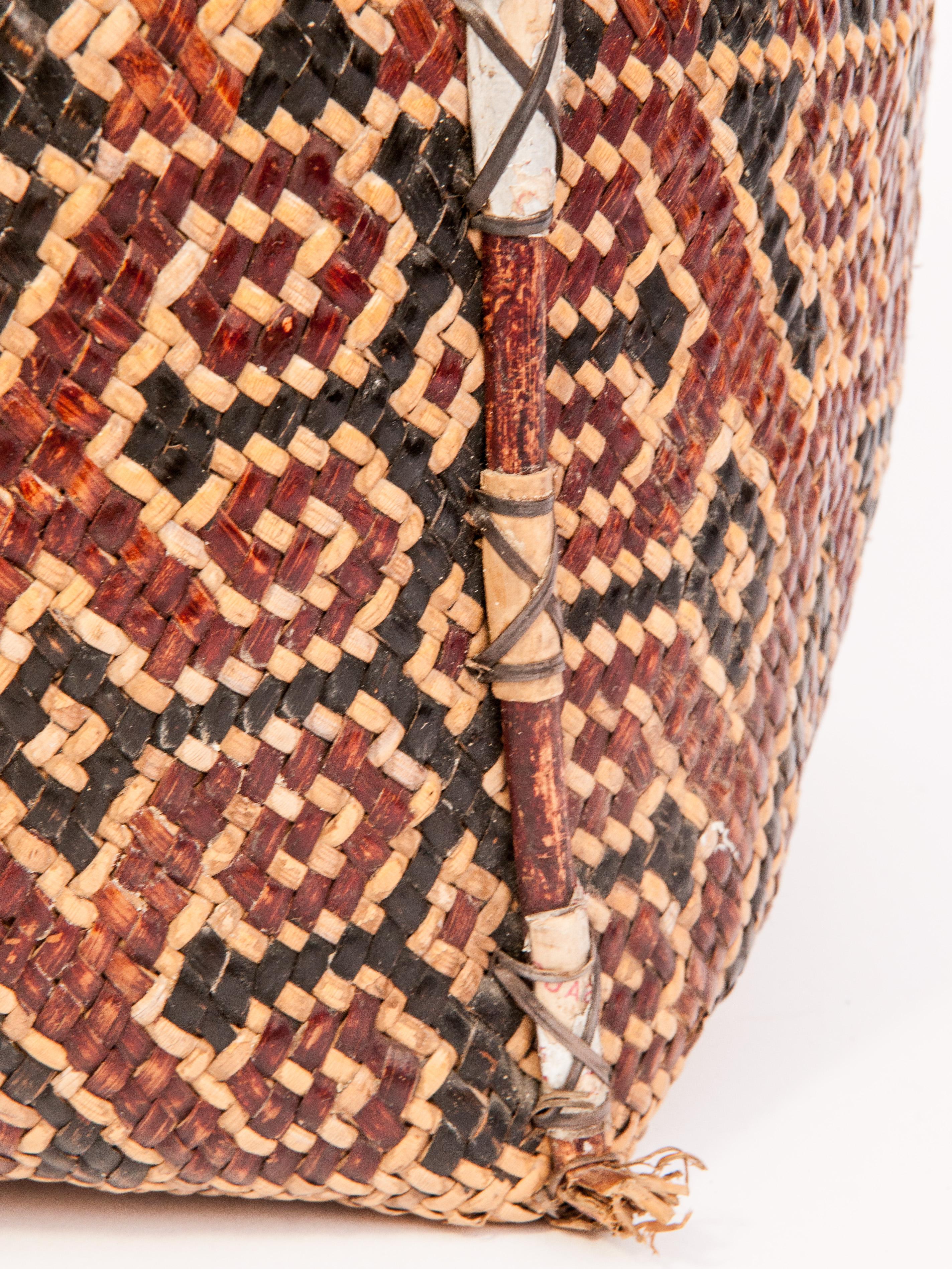 Vintage Carrying Basket Woven Design, Ngaju Dayak of Borneo, Mid-20th Century 1