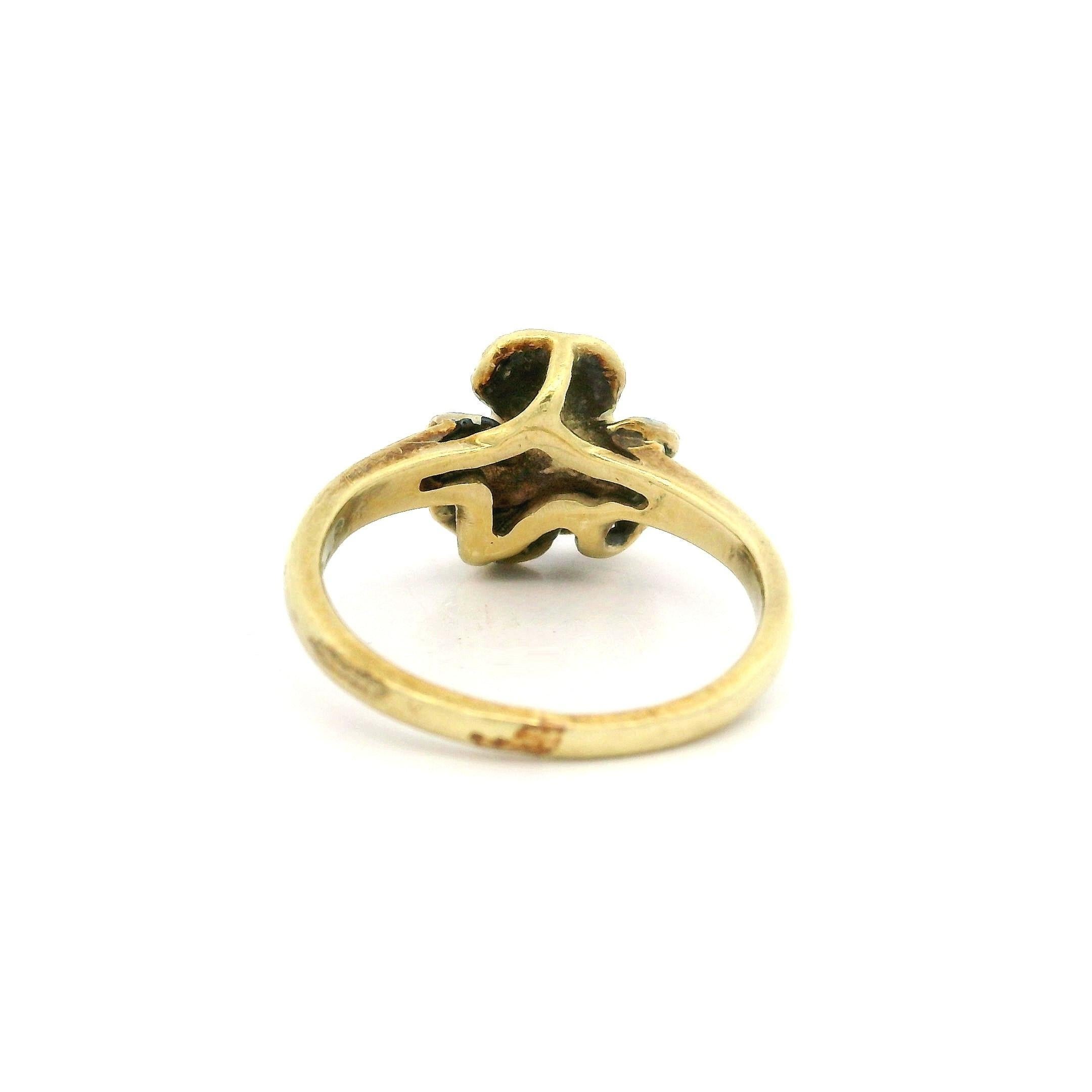 --Pietre: --
(1) Diamante naturale autentico - Taglio rotondo brillante - Incastonato - Bel colore bianco brillante - 0,02ct (circa)

Materiale: Oro giallo massiccio 14k - Smalto fine
Peso: 2.63 grammi
Misura dell'anello: 3.0 (adattato a un dito,