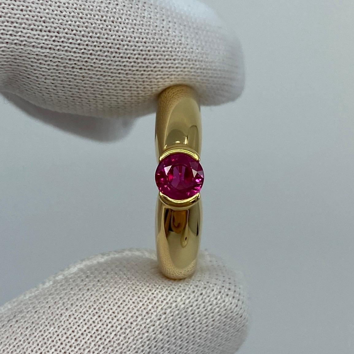 Women's or Men's Vintage Cartier 0.50ct Red Ruby Round Ellipse 18k Yellow Gold Solitaire Ring