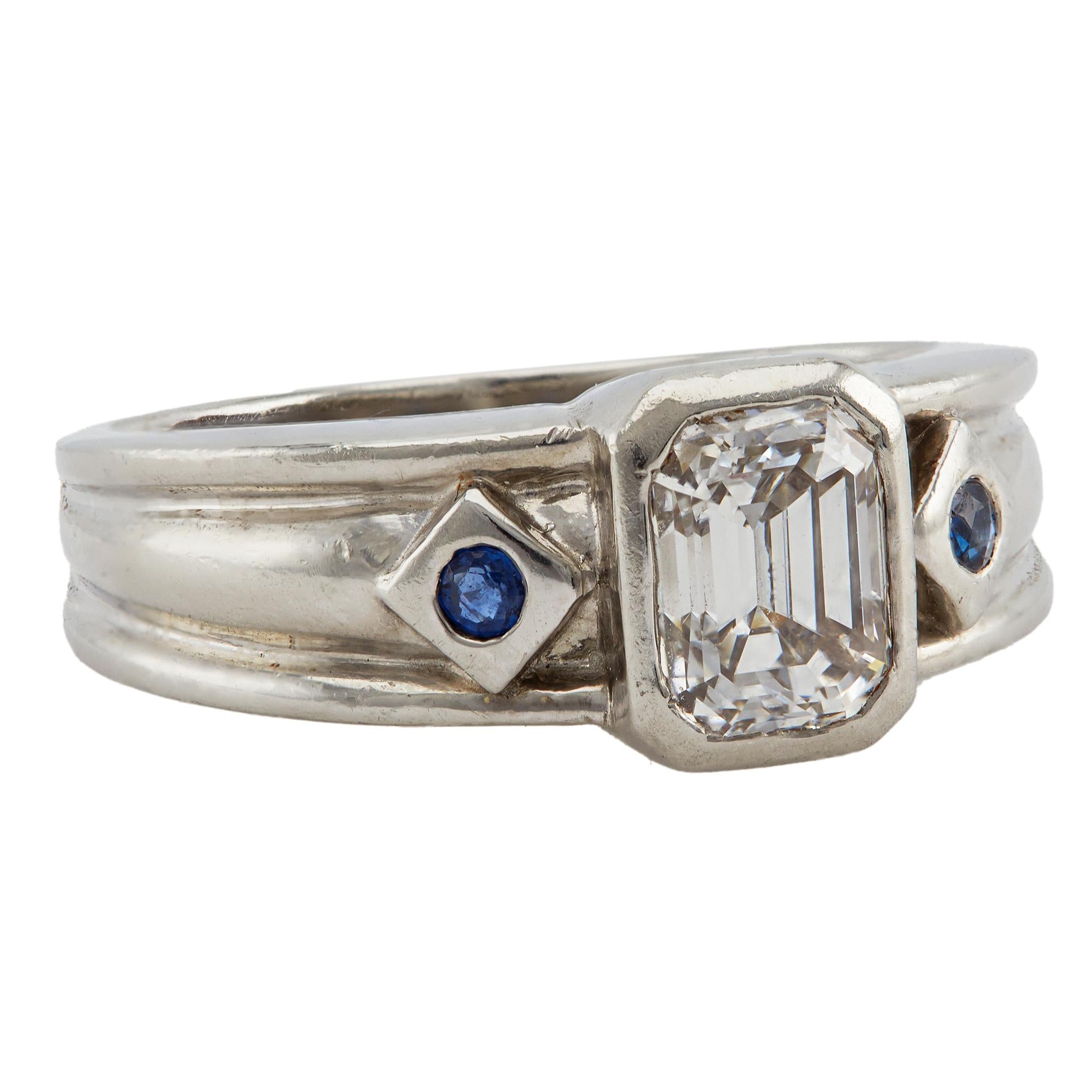 Platinring mit 1,20 Karat Diamant im Smaragdschliff und Saphir im Smaragdschliff von Cartier 1