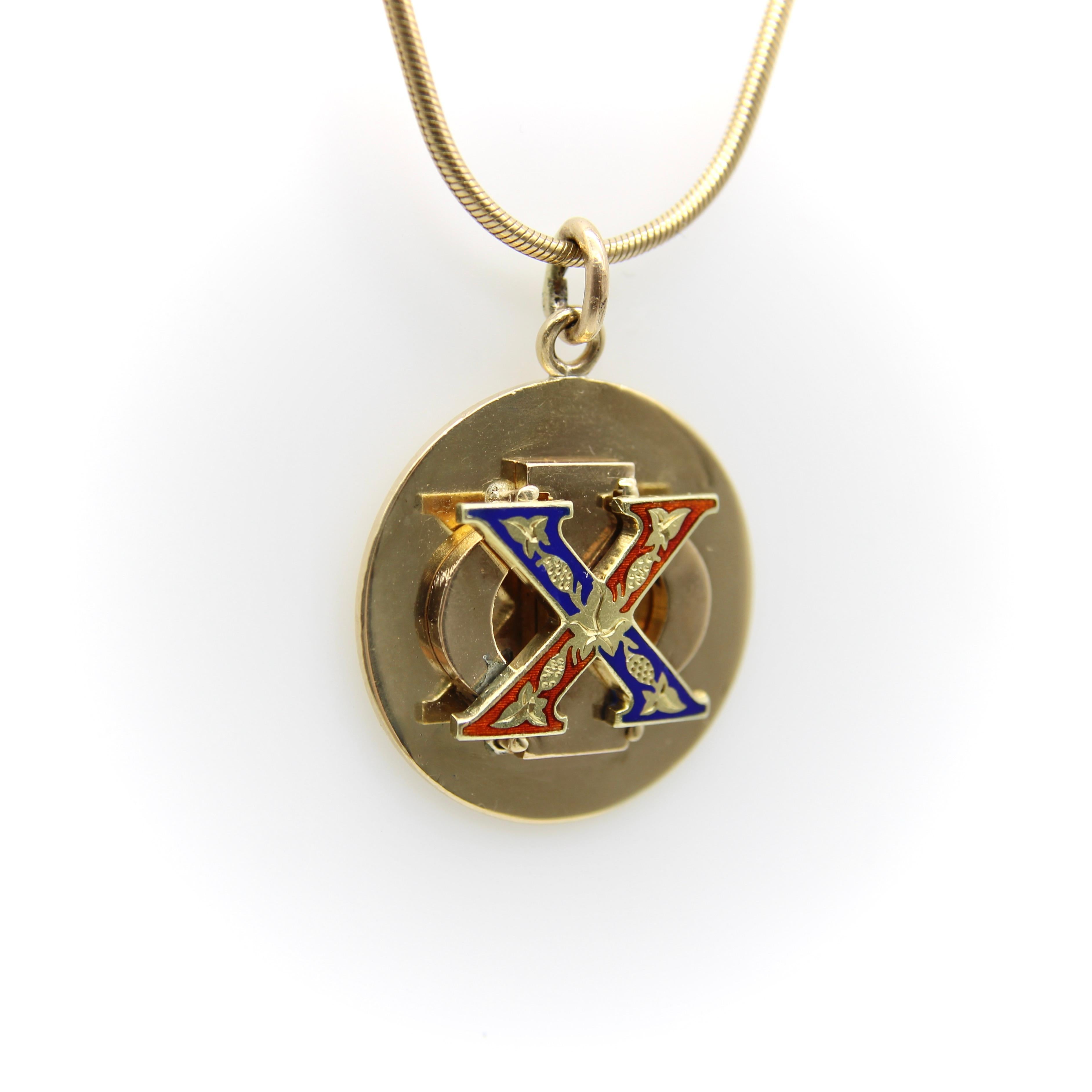 Ciondolo vintage della confraternita Chi Phi in oro 14 carati di Cartier in vendita 1
