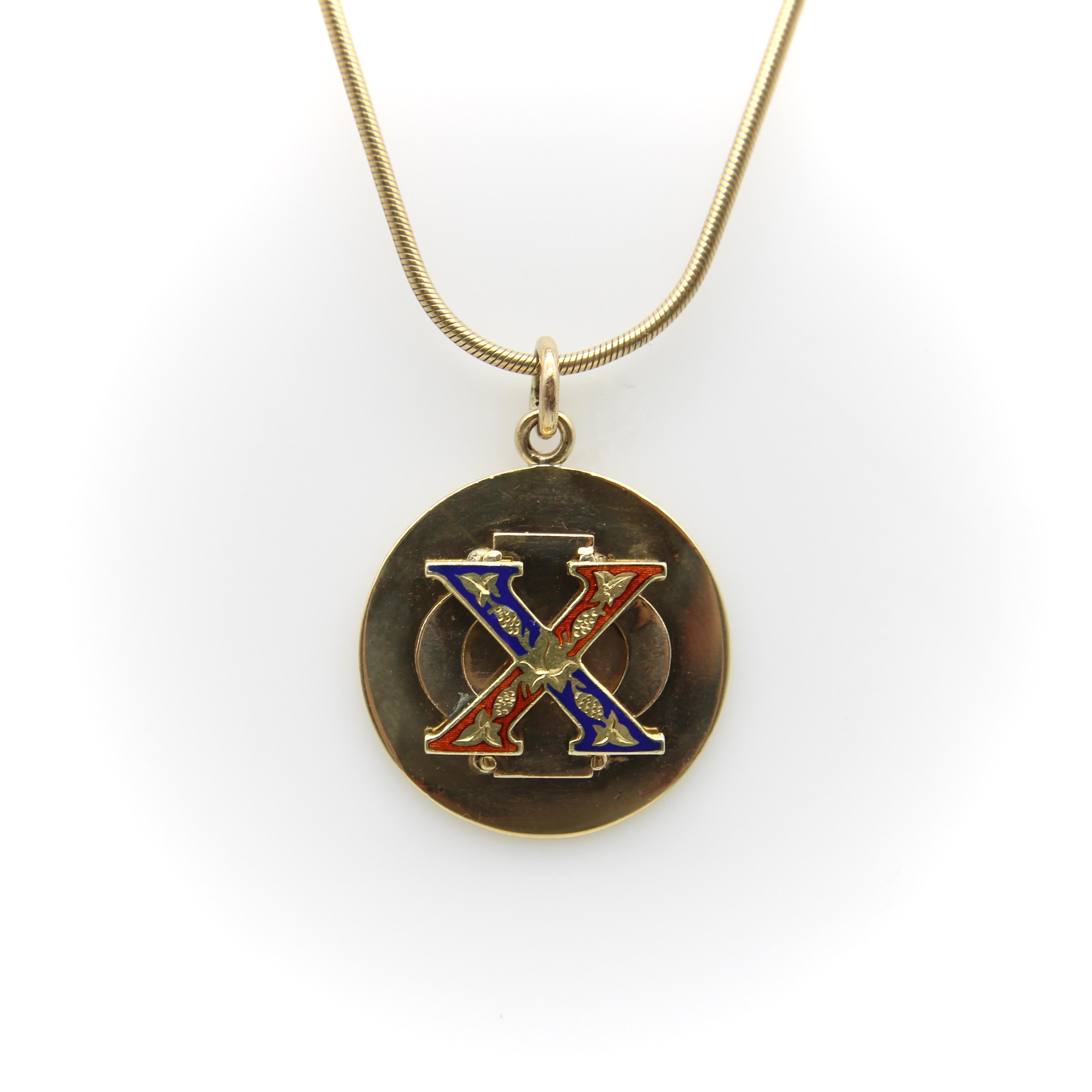 Ciondolo vintage della confraternita Chi Phi in oro 14 carati di Cartier in vendita 2