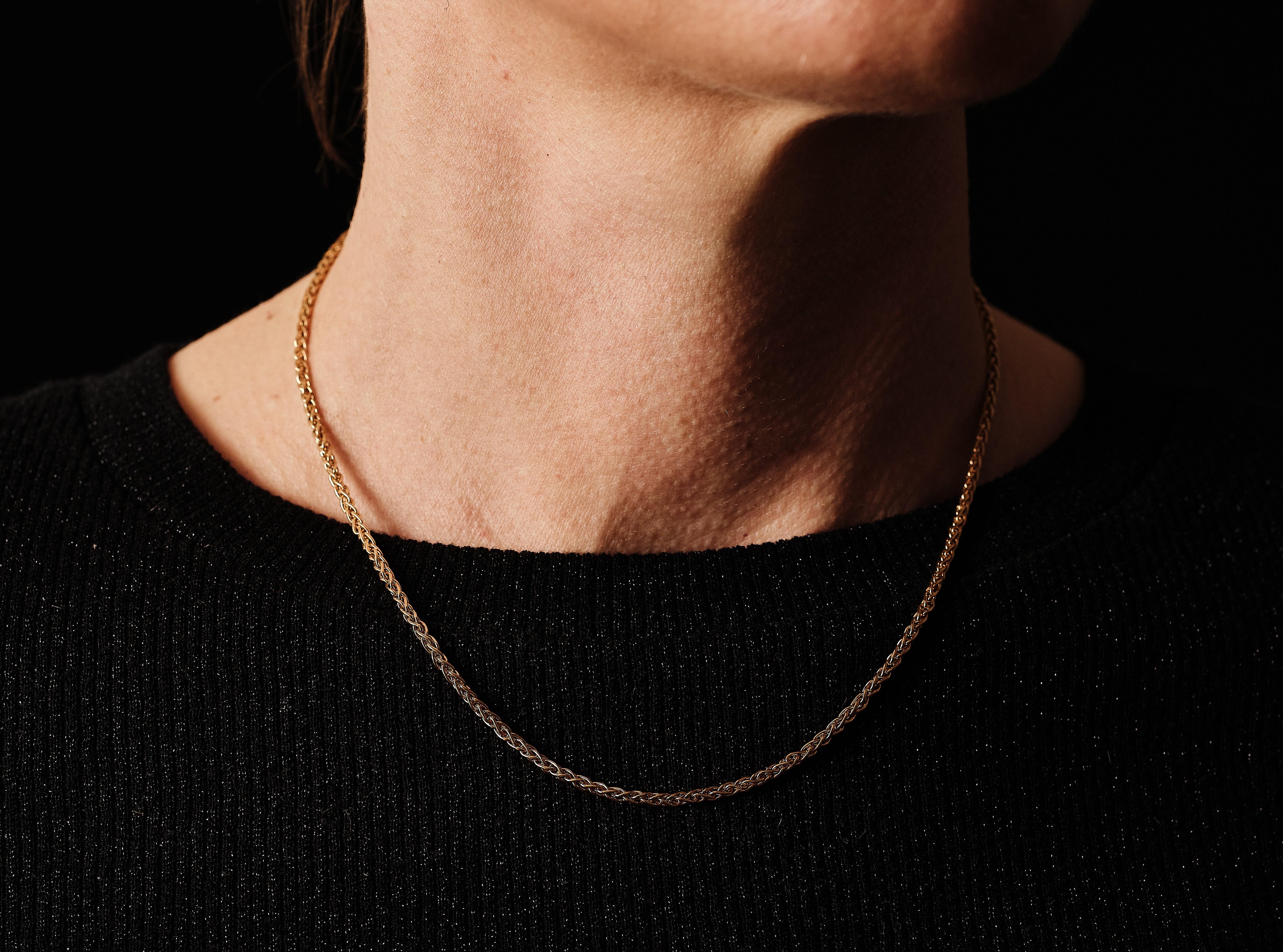 A simple, yet stylish, and eminently wearable 18 K yellow gold vintage Cartier necklace from 1991; designed as a series of yellow gold links. Signed and numbered.
Length: 42 cm. / approx 16,5in long and approx 2mm wide. 
10.8 grams.
