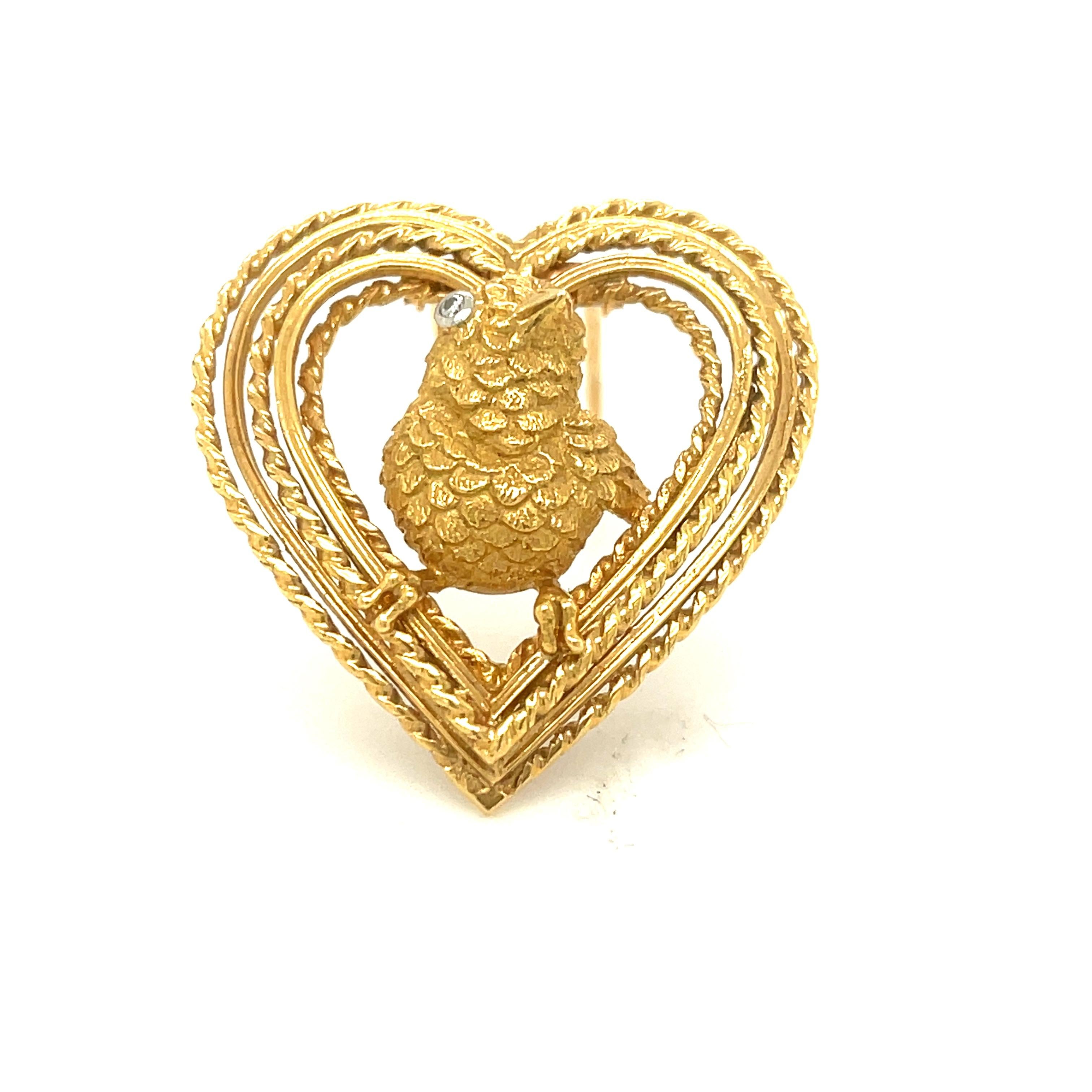 Vintage Cartier 18 Karat Mid-Century Modern Gold Lovebird Pin In Good Condition For Sale In New York, NY