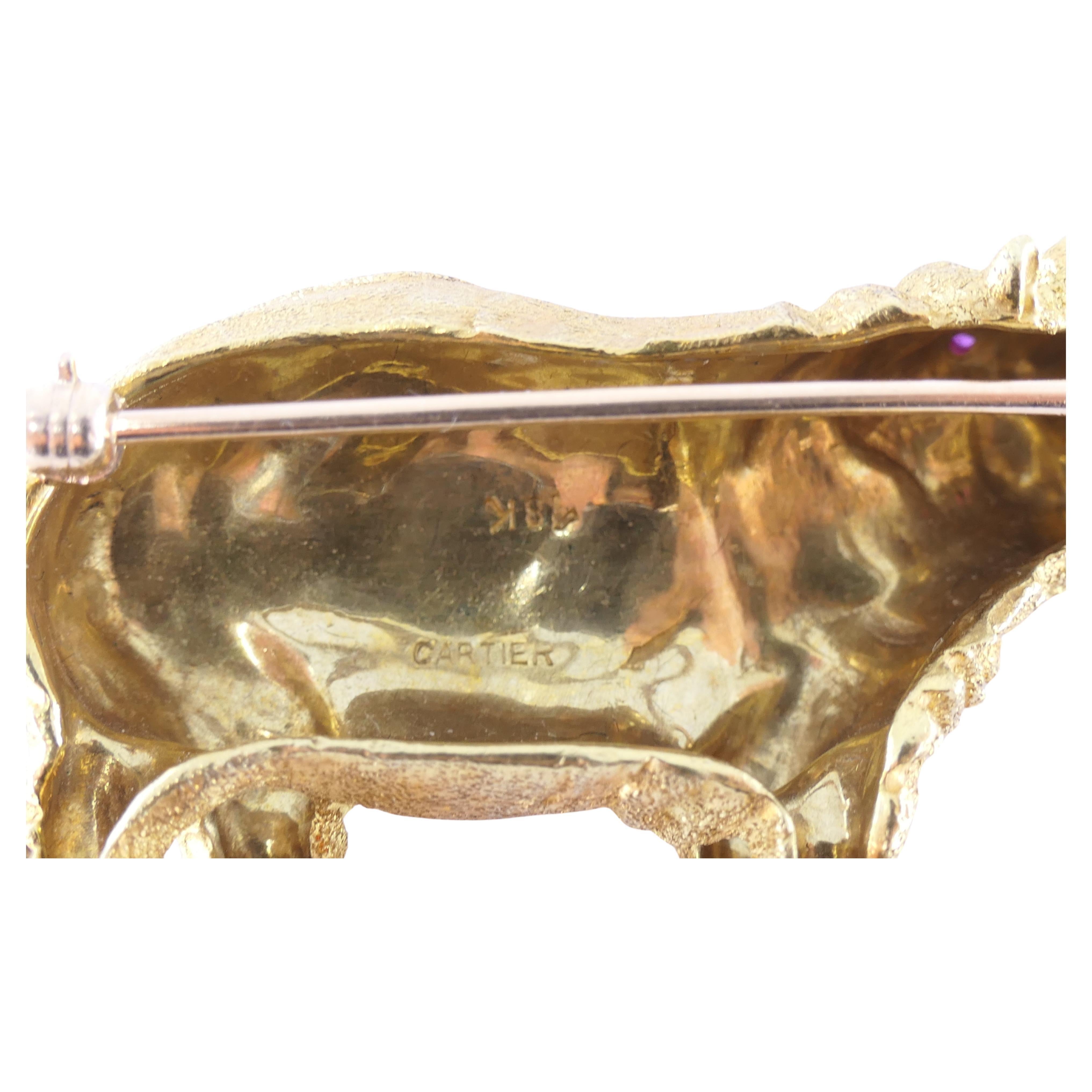 Femenino o masculino Broche vintage Cartier de oro de 18 quilates Hipopótamo en venta