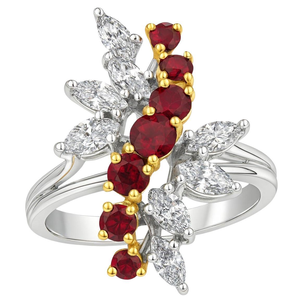 Anello da cocktail Cartier d
epoca in oro bianco e giallo 18 carati con diamanti e rubini