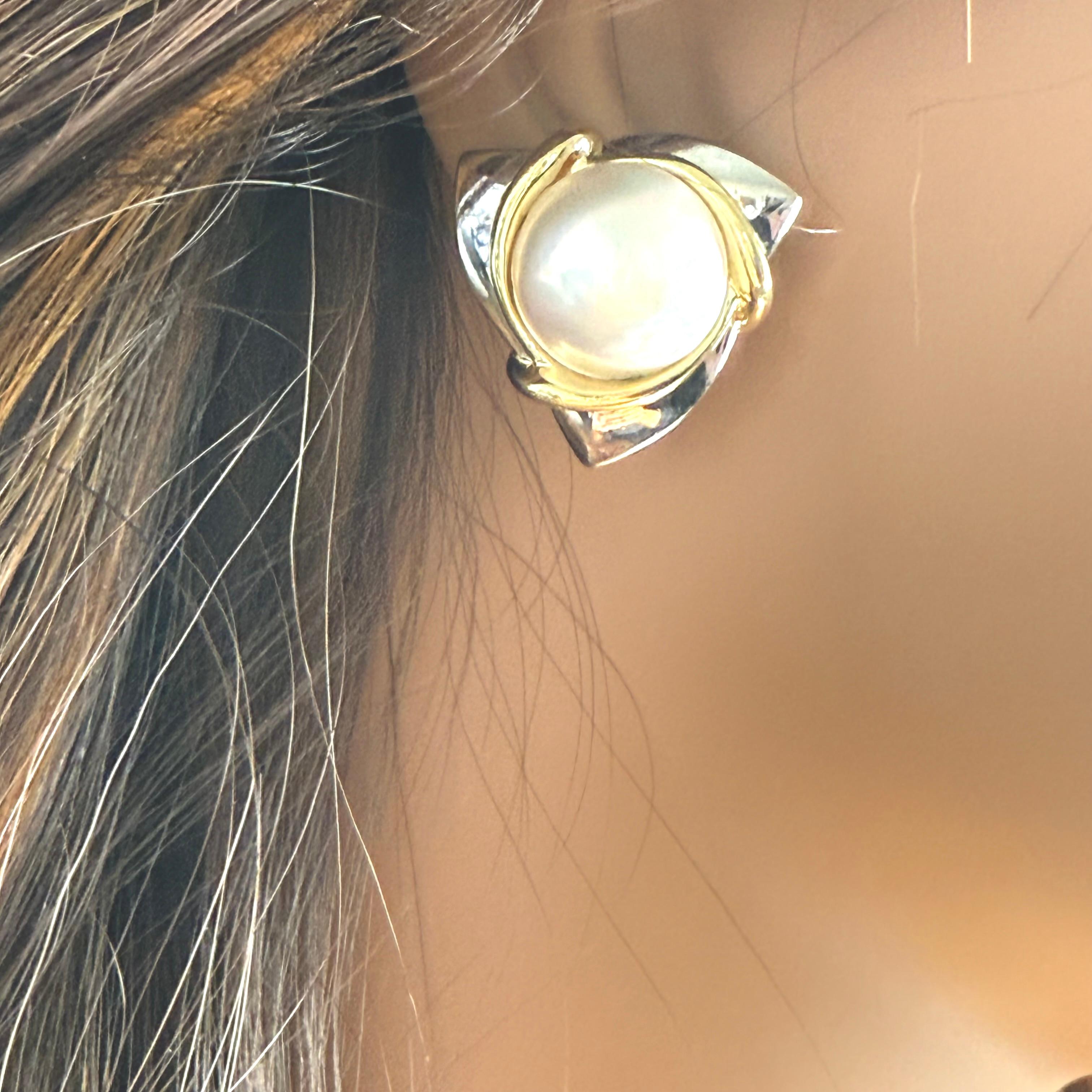 Women's or Men's Vintage Cartier 18K White and Yellow Gold Mabe Pearl Clip On Earrings For Sale