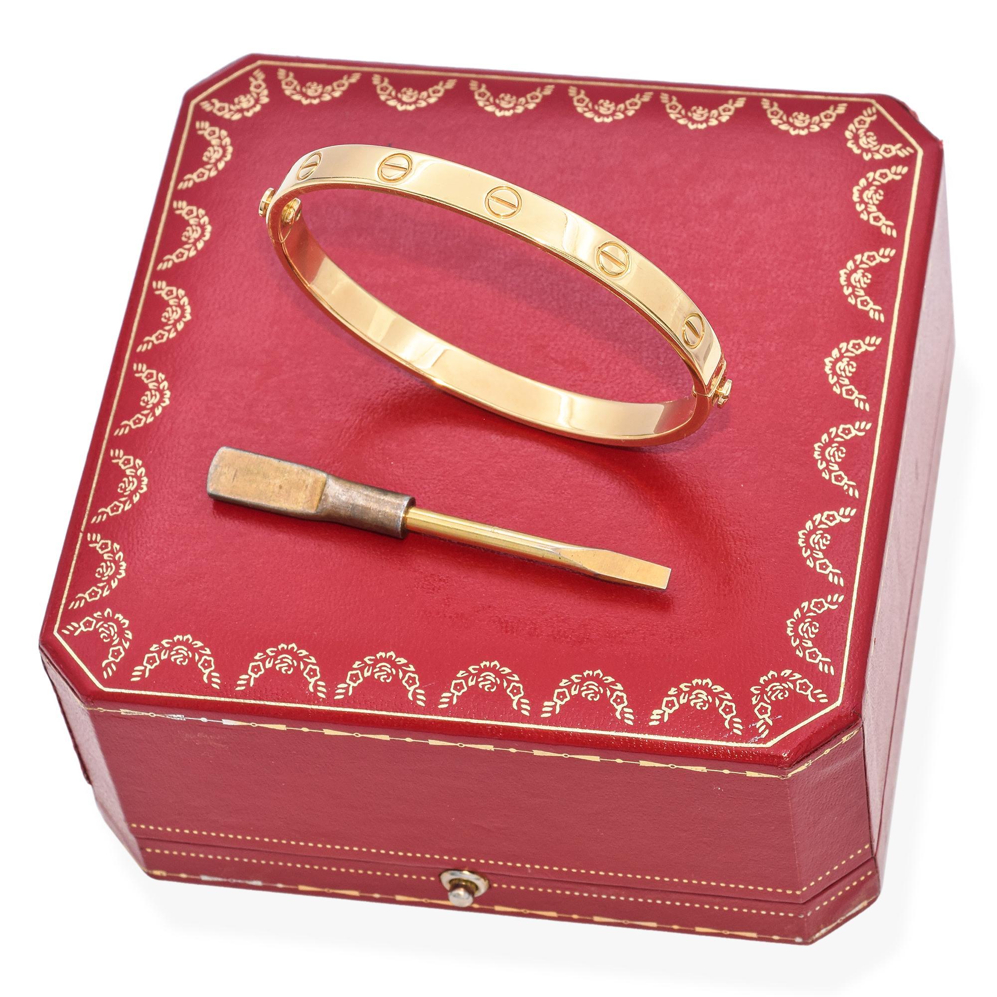 Vintage Cartier 18 Karat Gelbgold Love-Armband Größe 18 im Zustand „Hervorragend“ in New York, NY