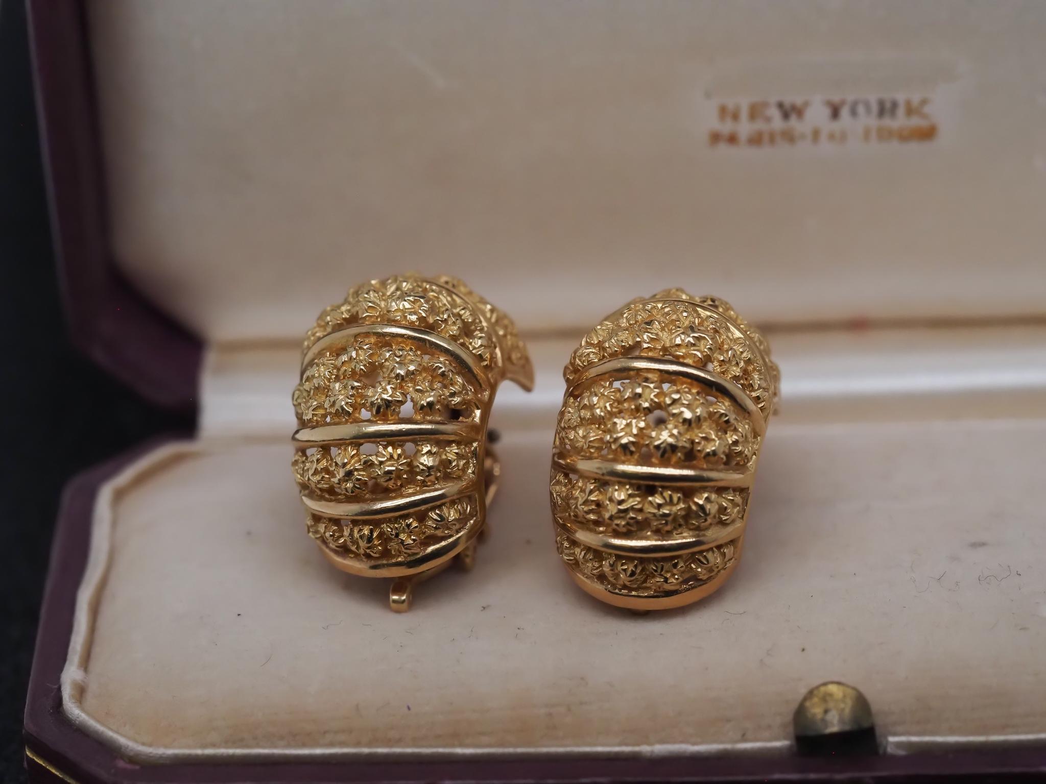 Women's Vintage Cartier 18K Yellow Gold Nugget Style Clip Back Earrings For Sale