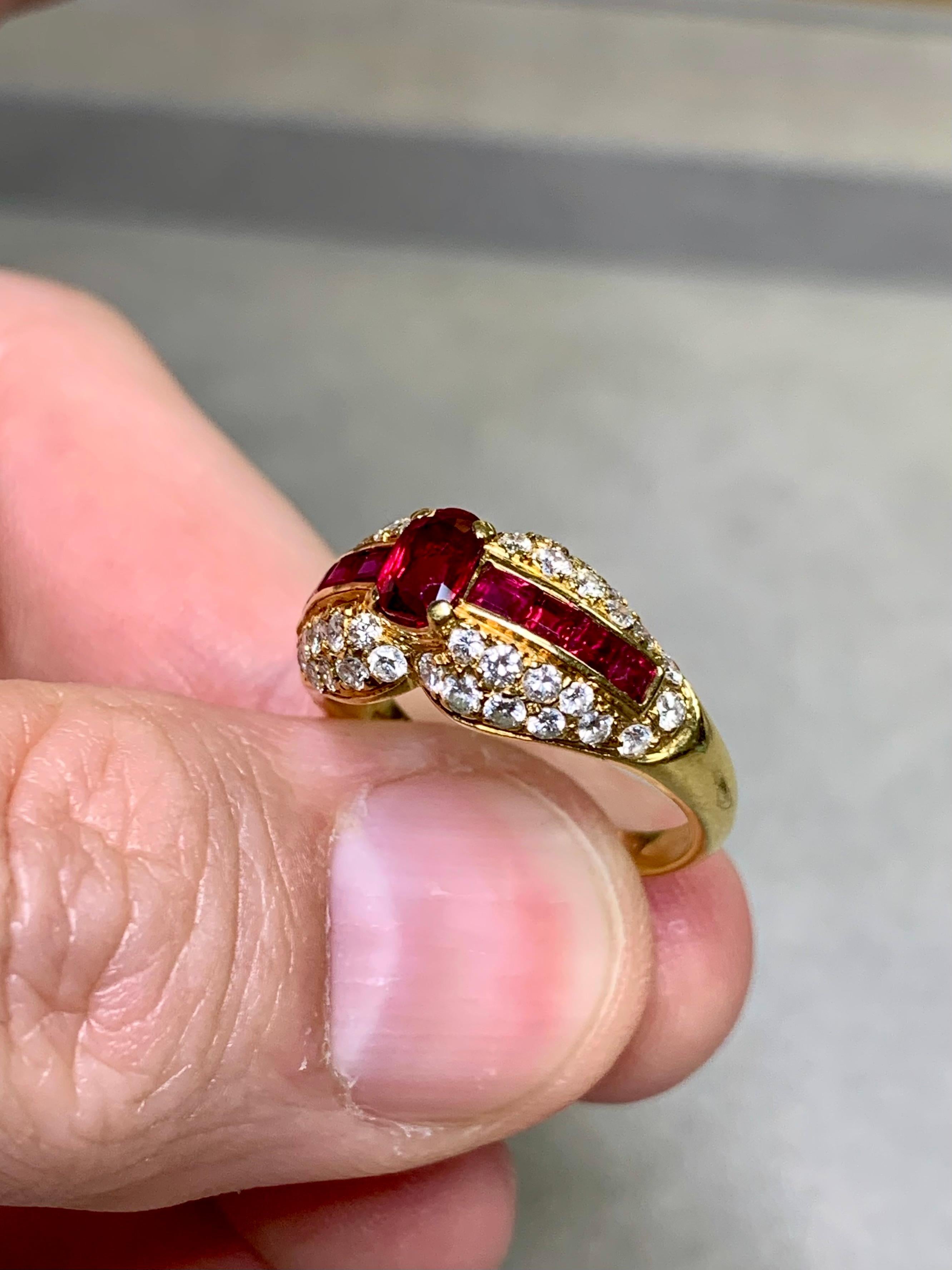 Vintage Cartier 18K Gelbgold Oval Rubin Pavé Diamant Ring C. 1980's Sz 7,5 im Angebot 2