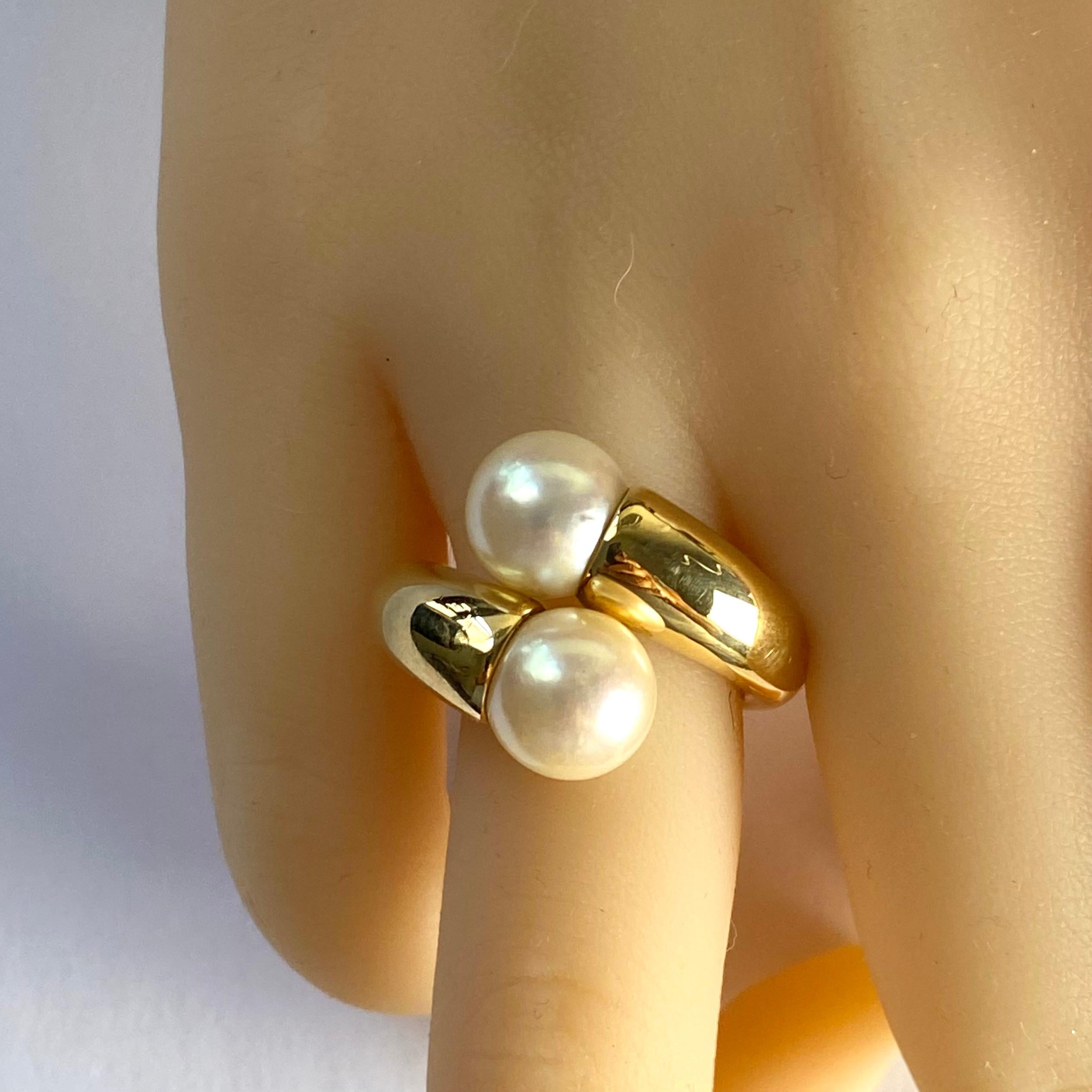 Round Cut Vintage Cartier 18K Yellow Gold Pearl Bypass Ring Timeless Investment in Luxury
