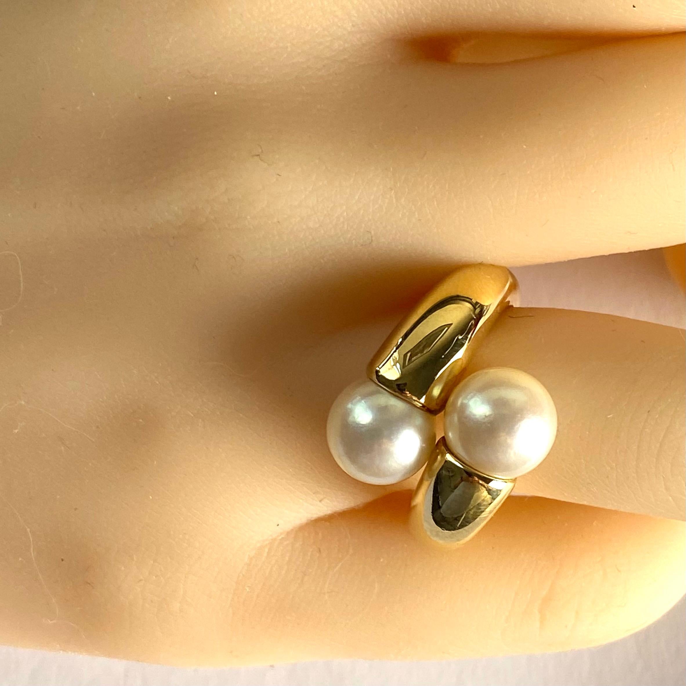 Vintage Cartier 18K Yellow Gold Pearl Bypass Ring Timeless Investment in Luxury In Good Condition In New York, NY