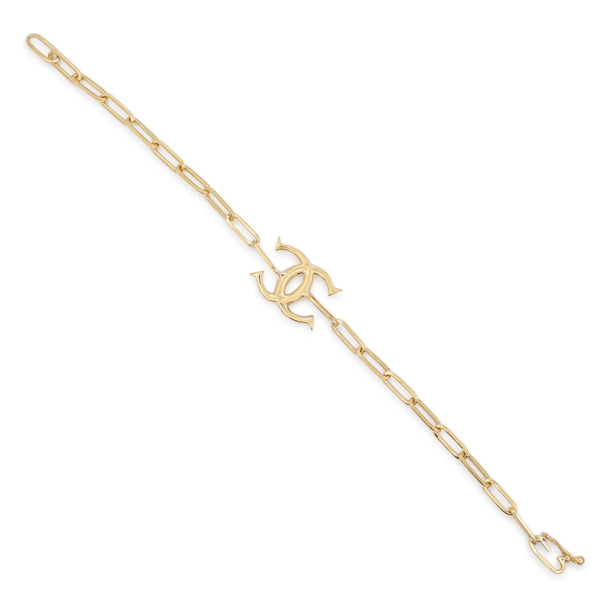 Vintage Cartier 18K Yellow Gold Spartacus Double-C Chain Bracelet In Excellent Condition For Sale In Houston, TX