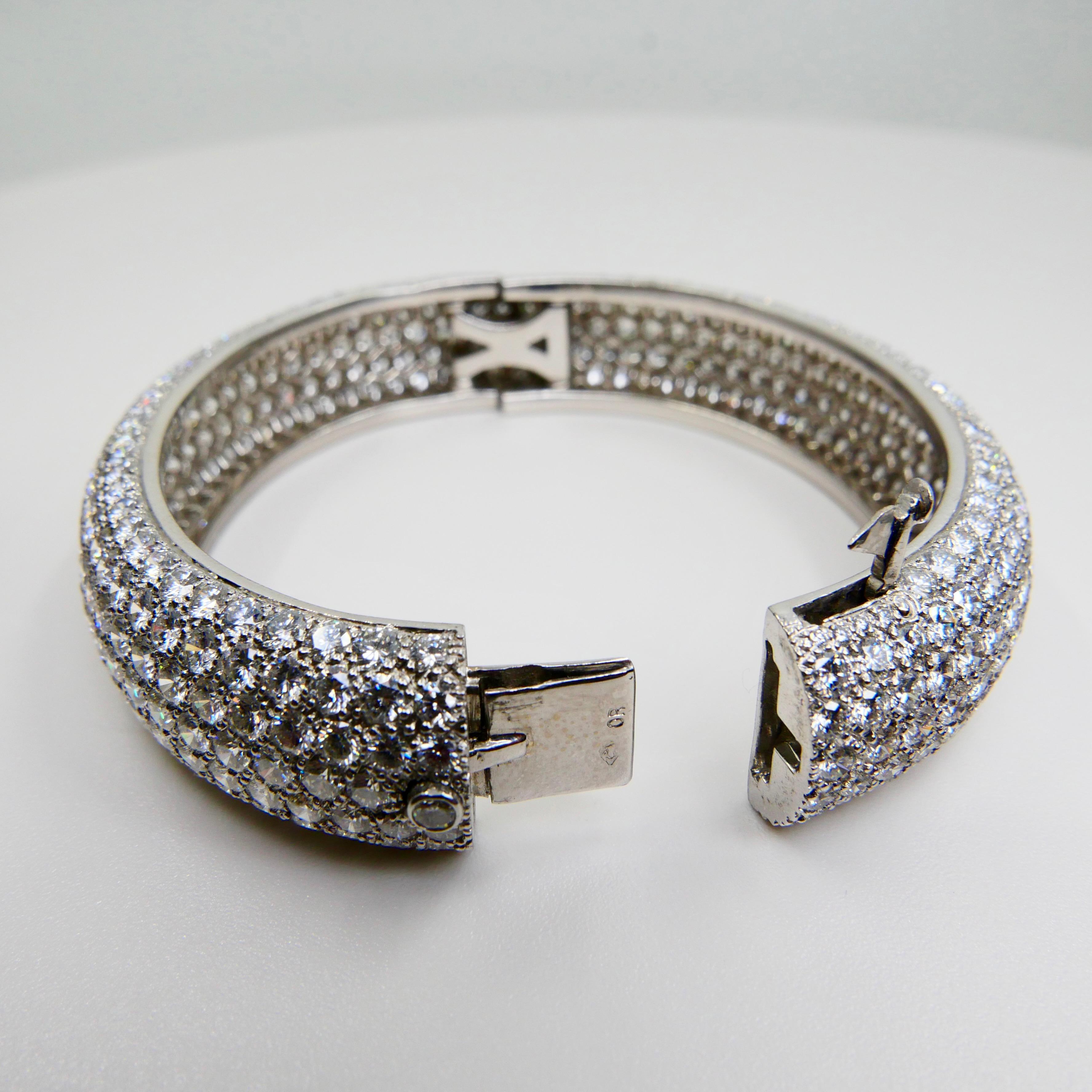 Vintage Cartier 30 Carat Diamond Bangle & 10 Carat Diamond Panthere Ring Set In Good Condition In Hong Kong, HK
