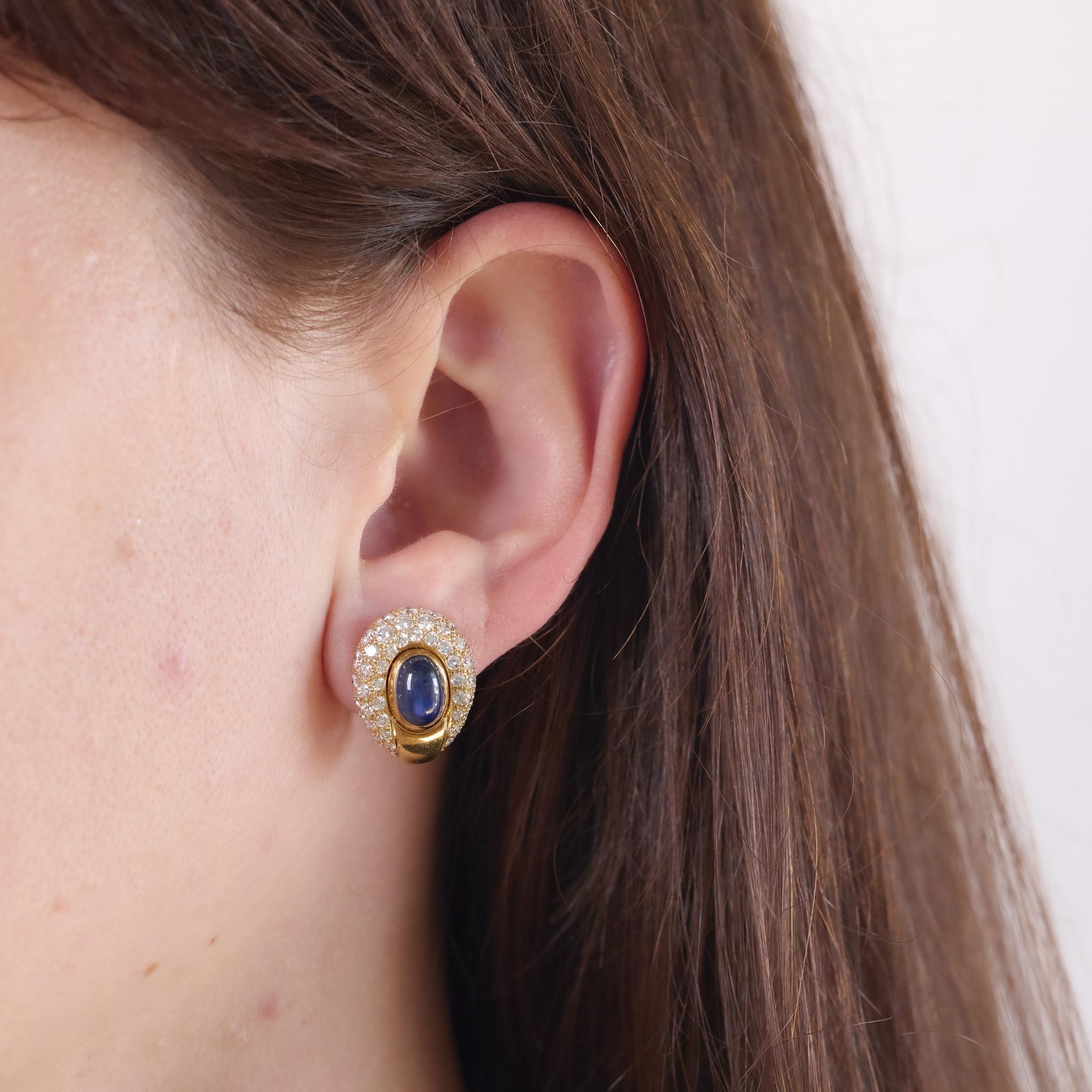 Vintage Cartier 4.65 carat sapphire diamond 18k yellow gold clip on earrings en Bueno Estado en Beverly Hills, CA