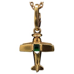 Vintage Cartier Airplane Emerald Set Charm 18 Karat Yellow Gold