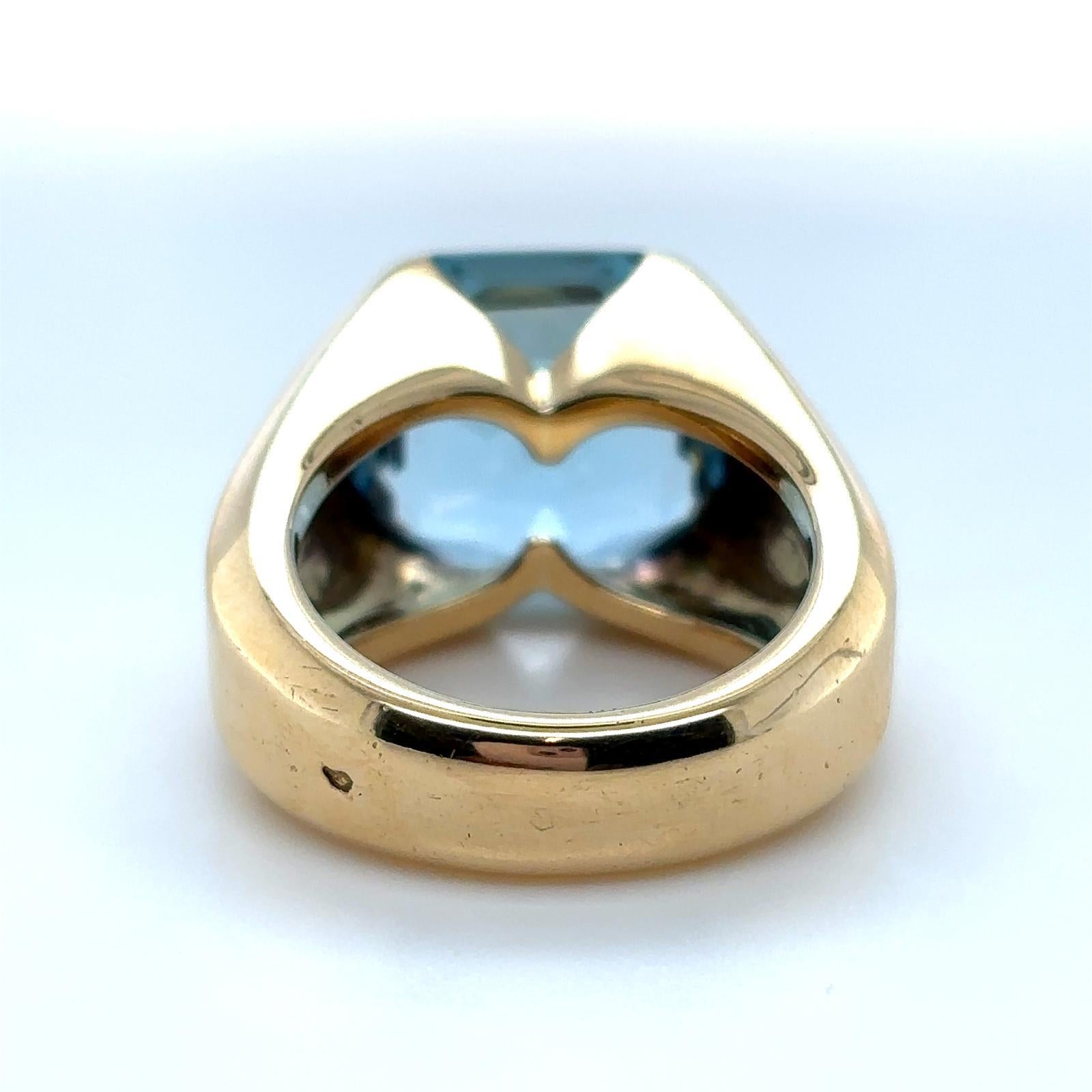 Emerald Cut Vintage Cartier Aquamarine 18 Karat Yellow Gold Single Stone Ring, Circa 1960 For Sale