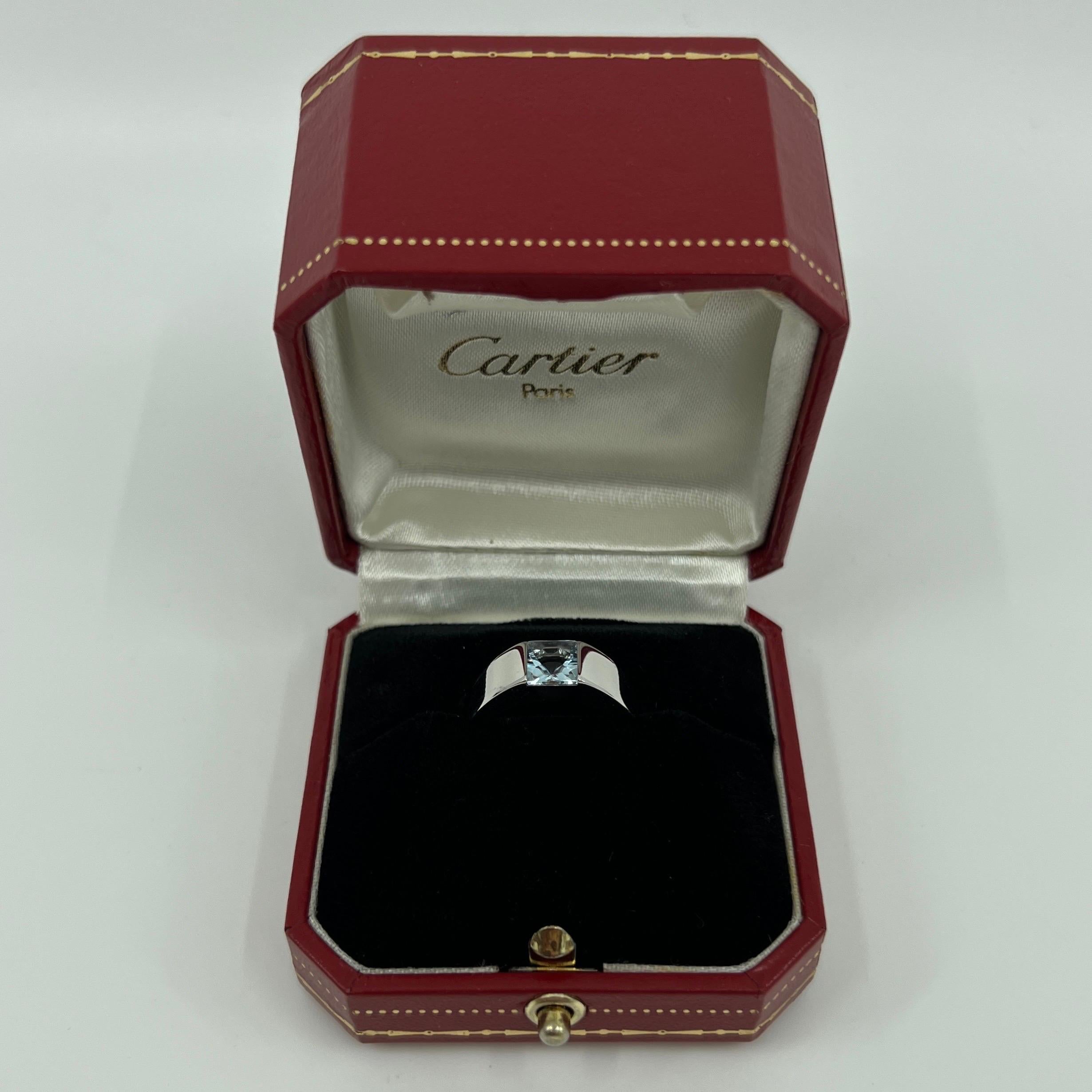 Taille carrée Cartier, bague débardeur vintage en or blanc 18 carats, aigue-marine bleue carrée taille coussin, 48 J en vente