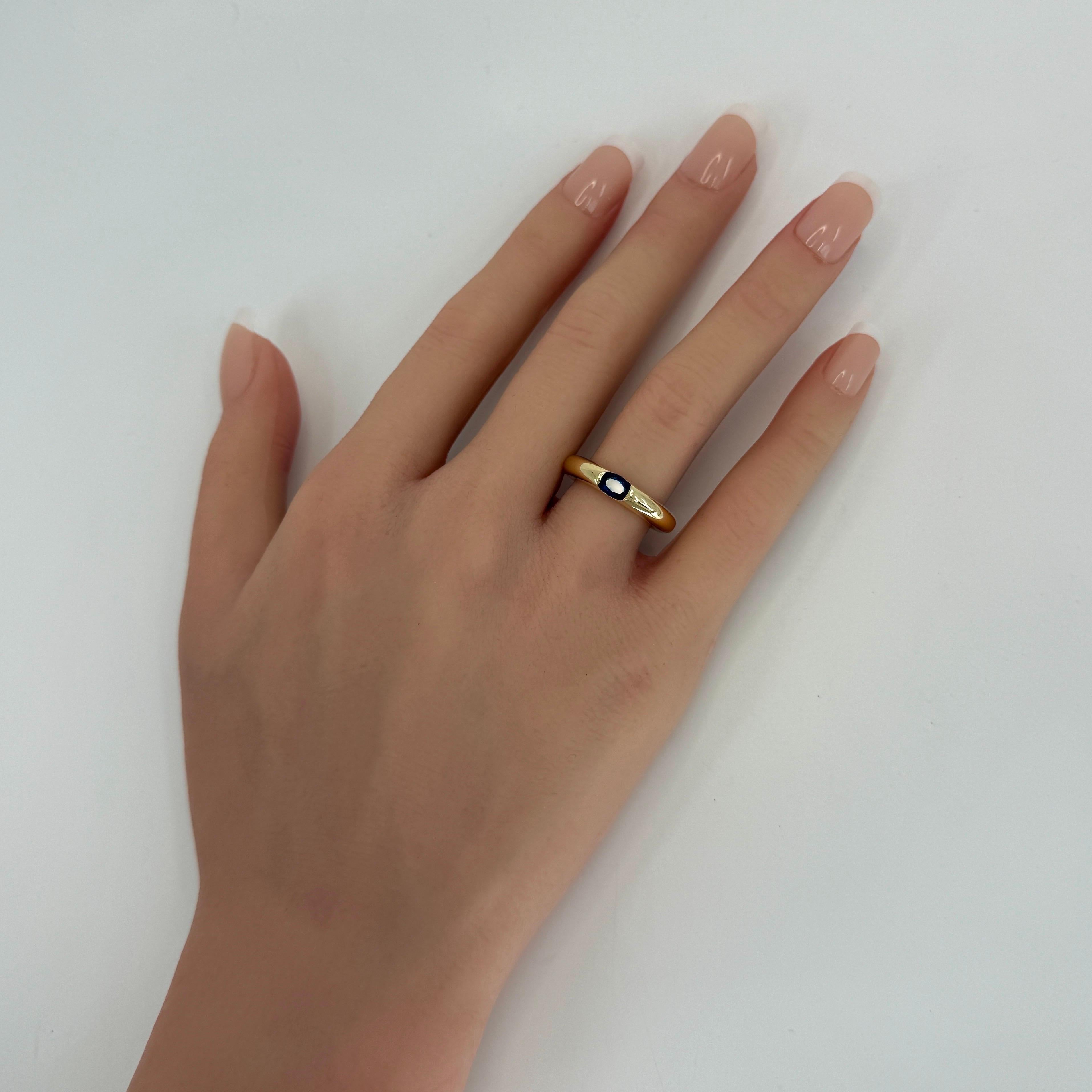 Vintage Cartier Blue Sapphire Oval Ellipse 18k Yellow Gold Solitaire Ring 50 K In Excellent Condition For Sale In Birmingham, GB