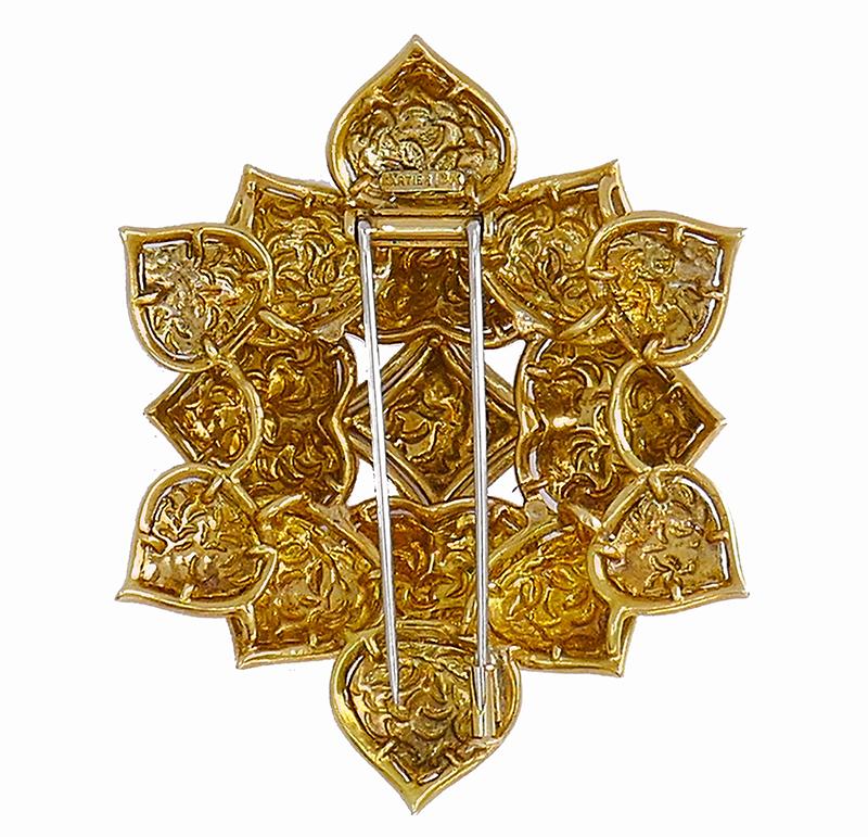 Vintage Cartier Brooch 18k Gold Flower Heart Design Estate Jewelry In Good Condition For Sale In Beverly Hills, CA