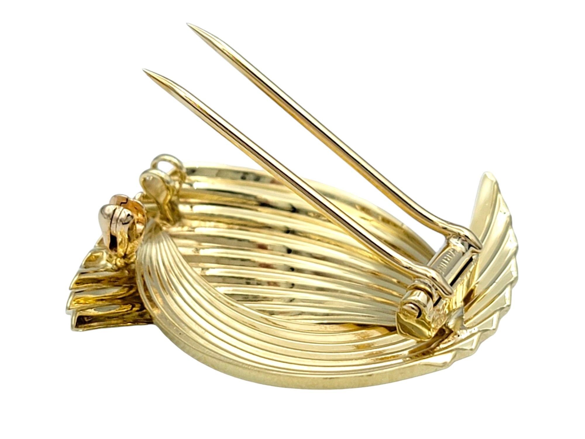 Women's Vintage Cartier Bypass Design Ridged Brooch Set in Polished 14 Karat Yellow Gold For Sale