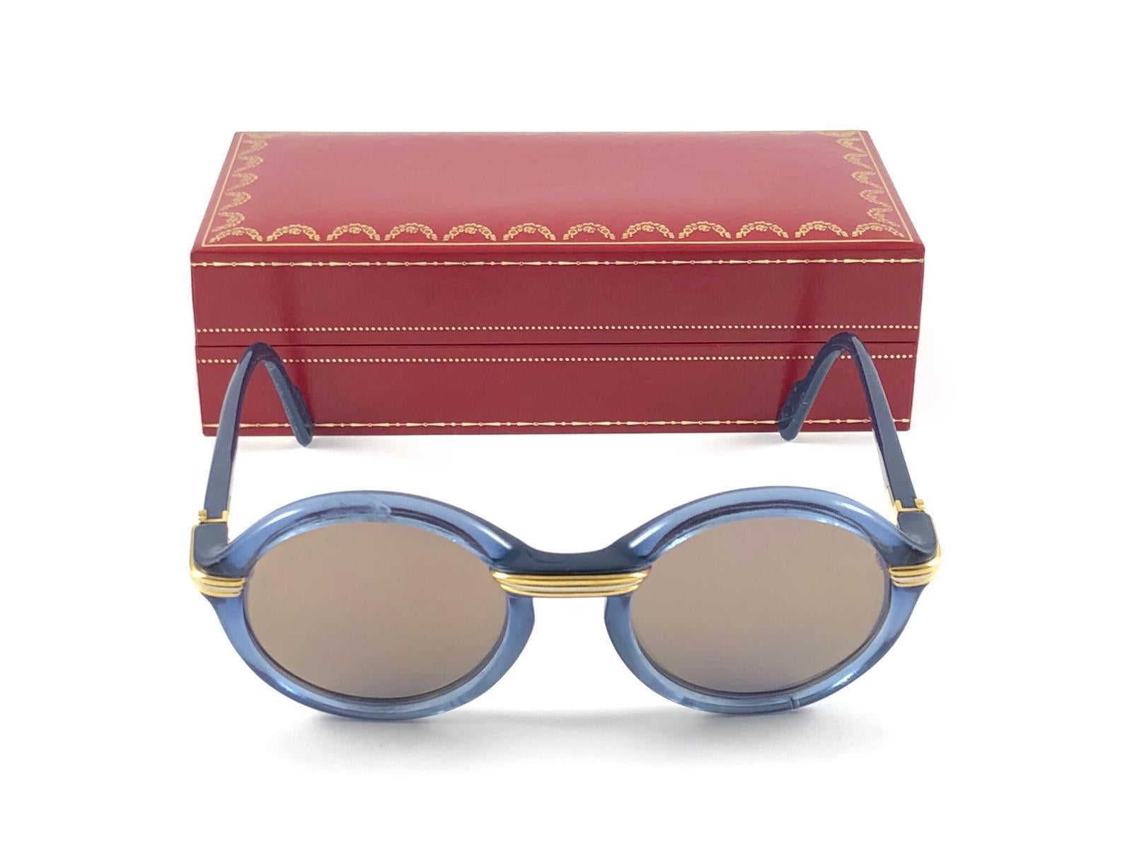 Vintage Cartier Cabriolet Round Translucent Blue 49MM 18K Sunglasses France In Good Condition In Baleares, Baleares