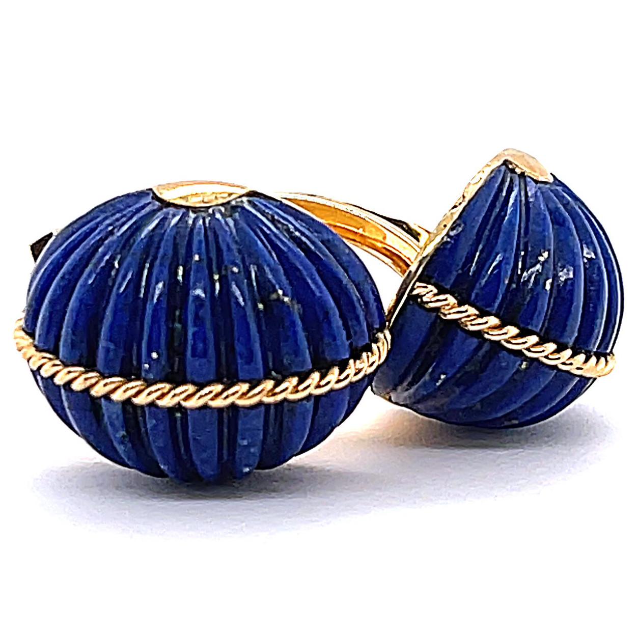 Vintage Cartier Carved Dome Lapis Lazuli Fluted 18 Karat Gold Cufflinks In Excellent Condition In Beverly Hills, CA