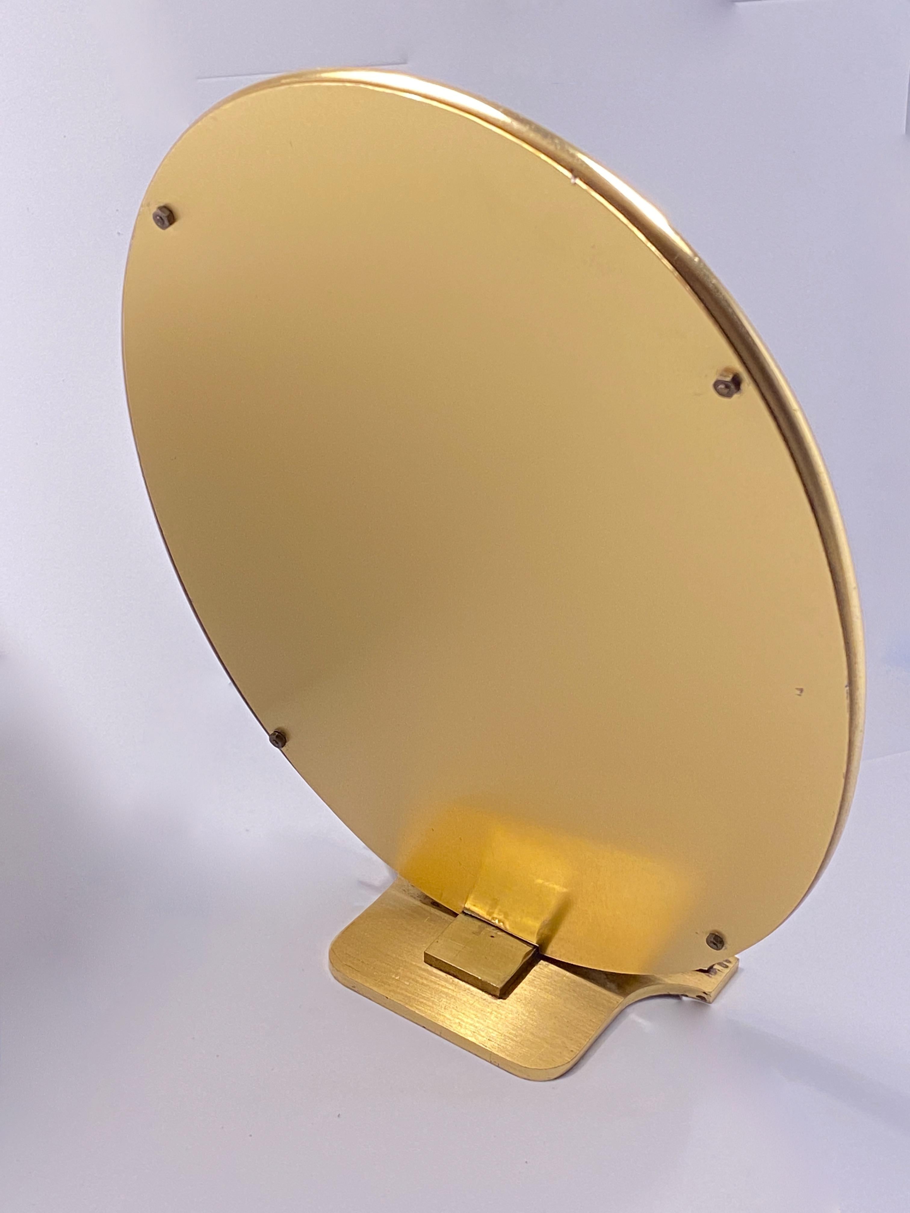 Specchio da tavolo ovale d'epoca Cartier Classic placcato oro, 1970 In condizioni buone in vendita a Vis, NL