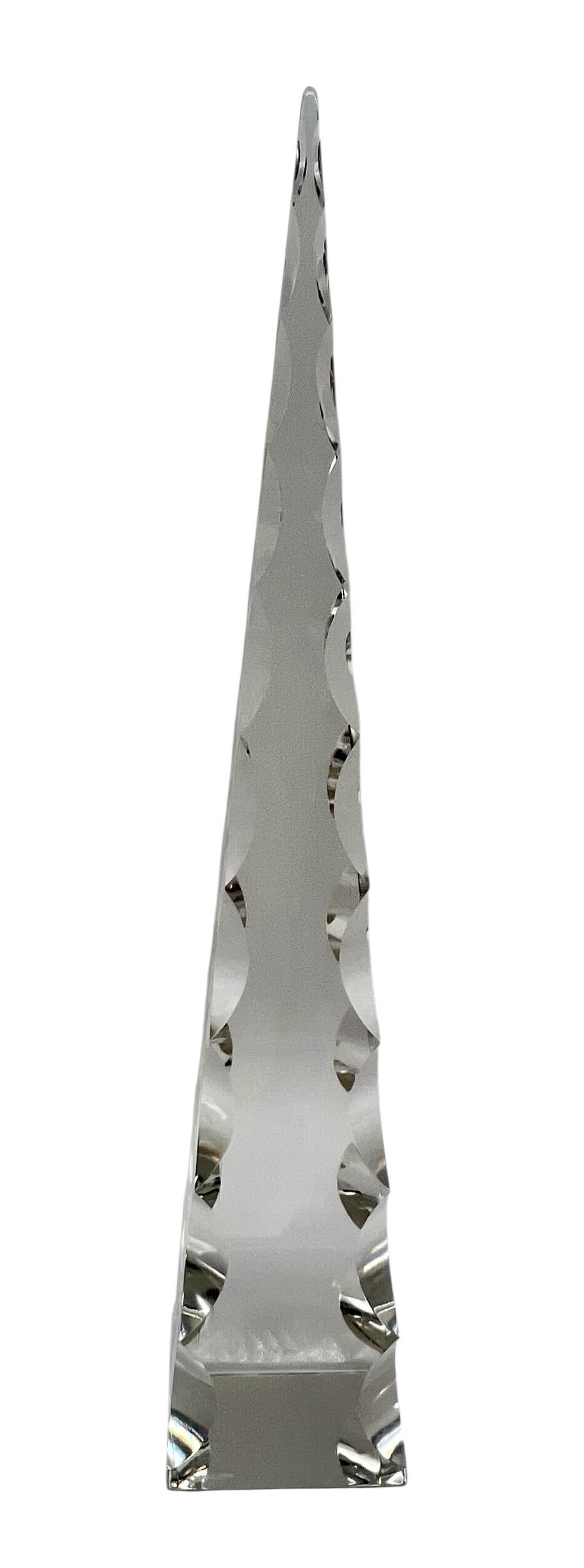 Fatto a mano Obelisco di cristallo tagliato vintage Cartier in vendita