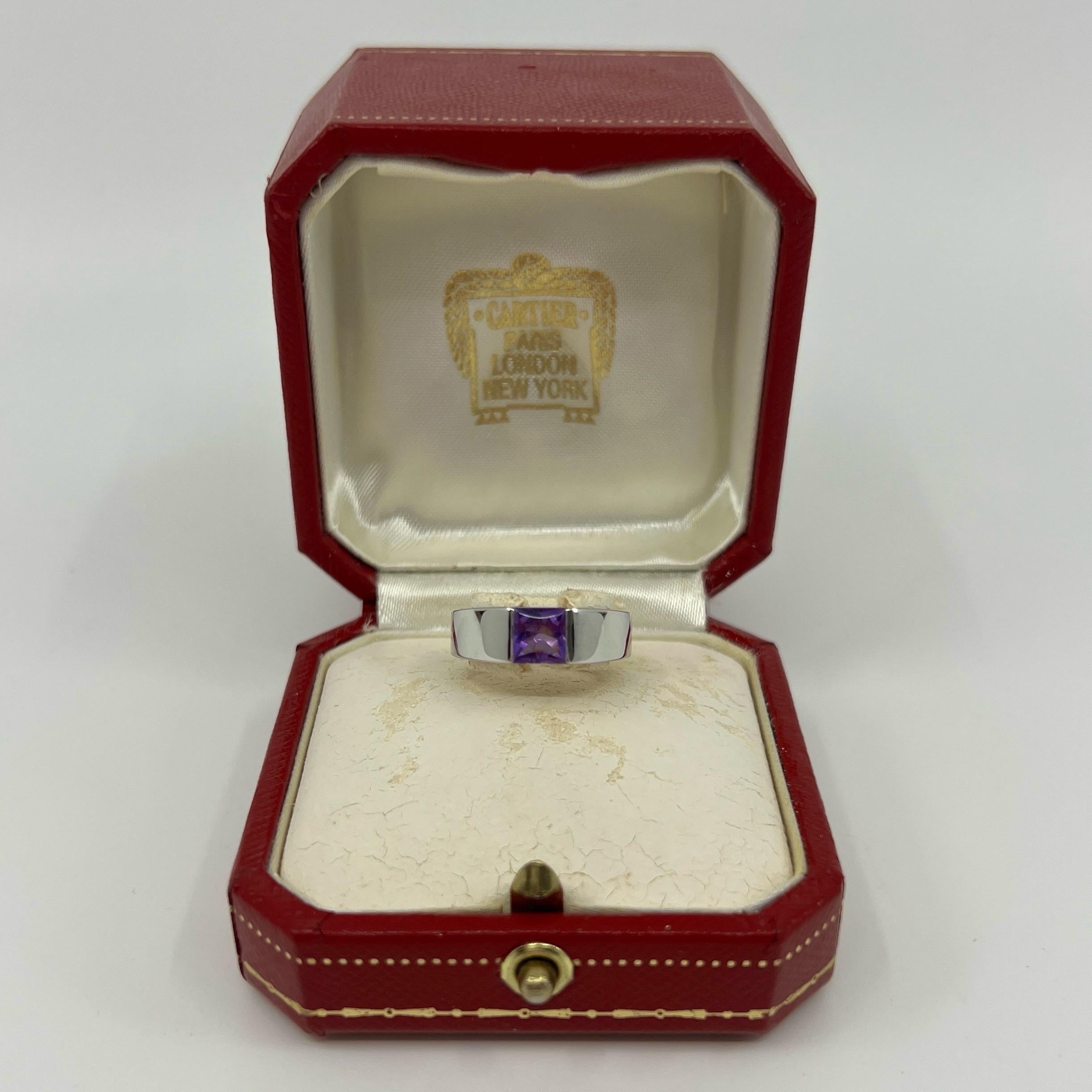 Taille carrée Cartier, bague débardeur vintage en or blanc 18 carats avec améthyste violet profond 51  en vente