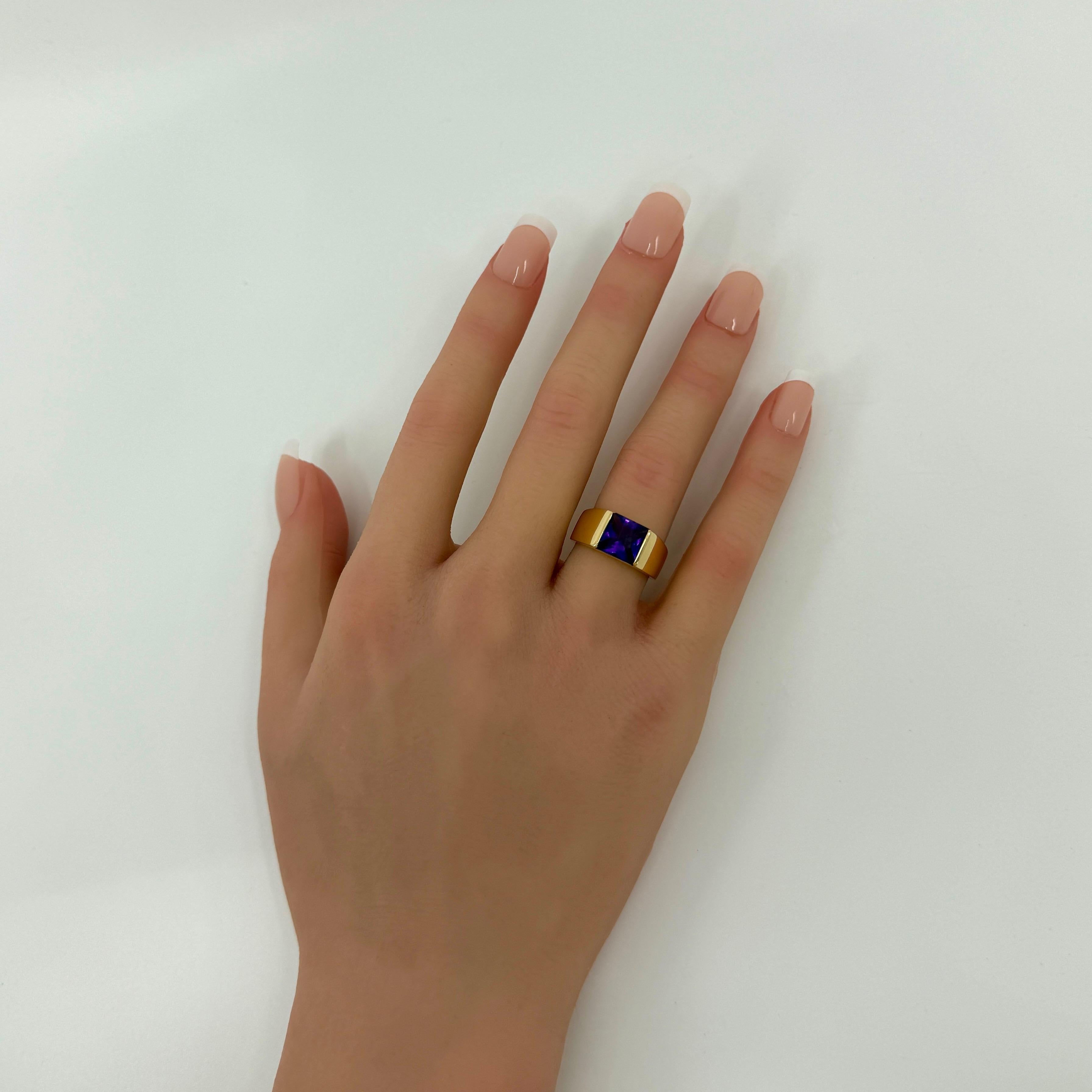 Cartier Vintage Purple Amethyst 8mm 18k Yellow Gold Tank Band Solo Ring 51 In condizioni ottime in vendita a Birmingham, GB