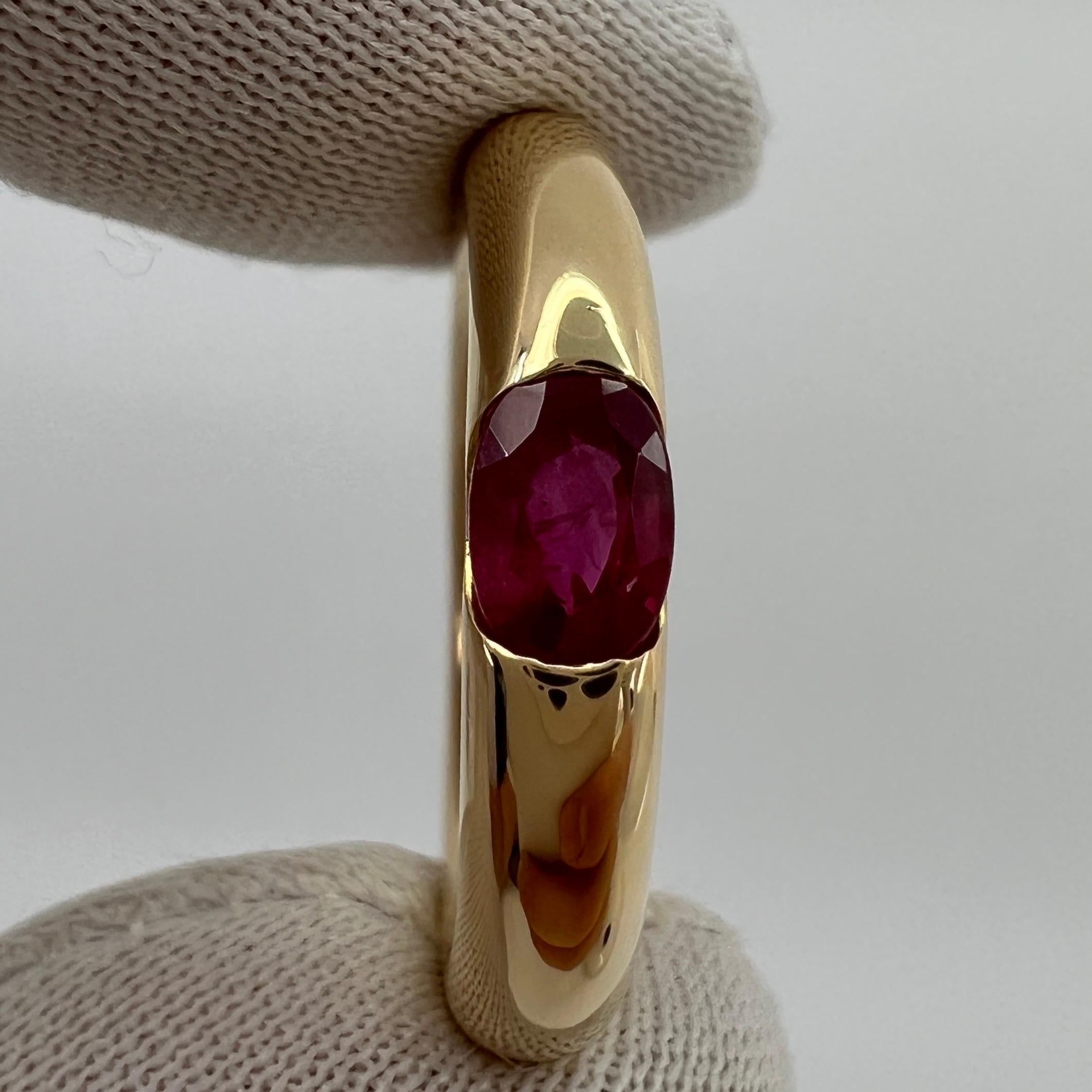 Vintage Cartier Deep Red Ruby 18k Gelbgold Solitaire Ring.

Atemberaubender Ring aus Gelbgold, besetzt mit einem feinen tiefroten Rubin. Edle Schmuckhäuser wie Cartier verwenden nur die feinsten Edelsteine, und dieser Rubin ist keine Ausnahme. Ein