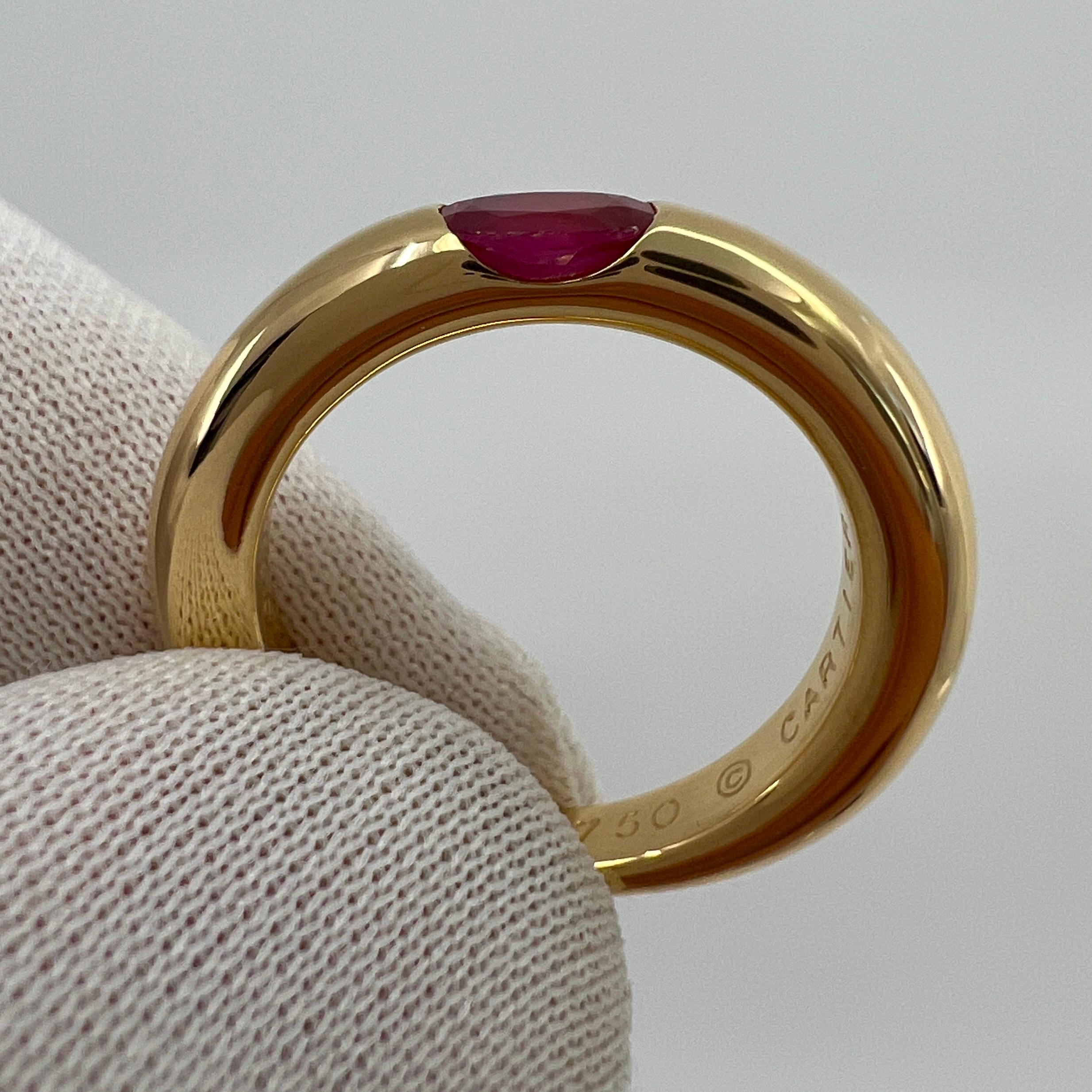 Vintage Cartier Deep Red Ruby Ellipse 18k Yellow Gold Oval Cut Solitaire Ring In Excellent Condition In Birmingham, GB