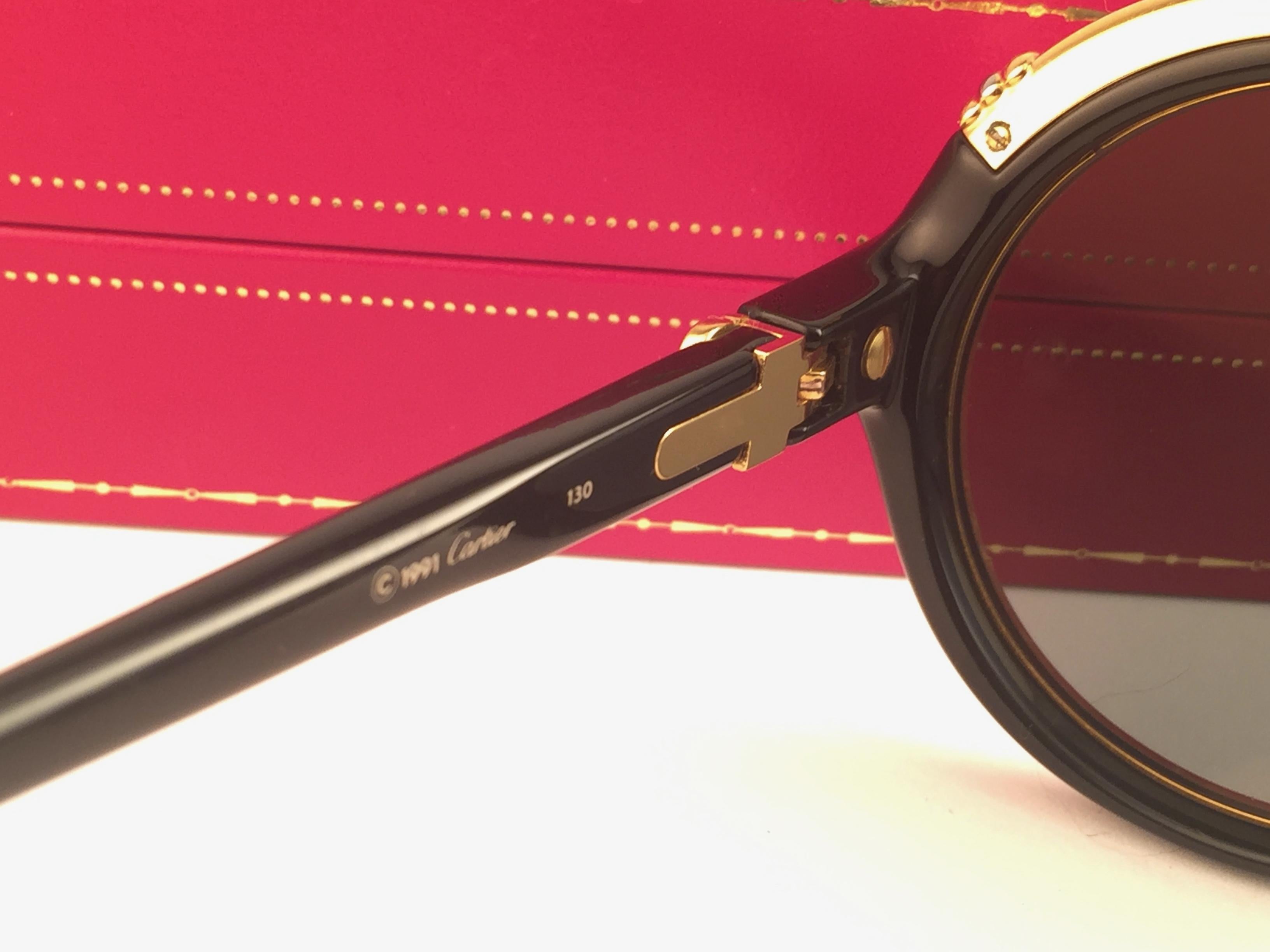 Vintage Cartier Diabolo Gold & Black 53mm 24k Gold Sunglasses France In Excellent Condition For Sale In Baleares, Baleares