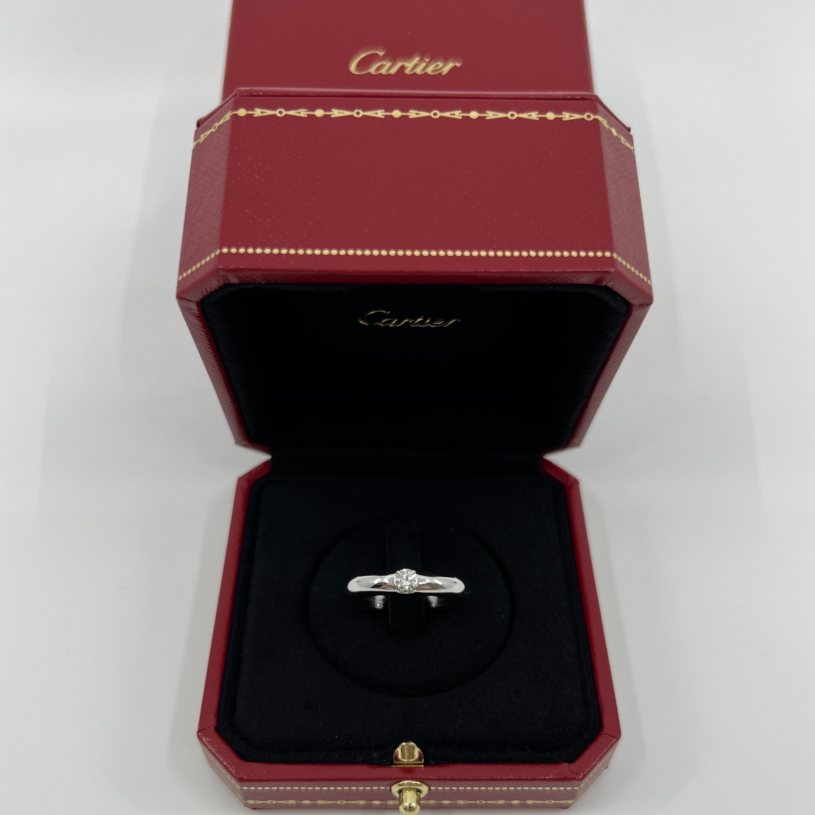 Vintage Cartier Diamond 0.25ct VVS1 Ellipse 18k White Gold Solitaire Band Ring For Sale 3