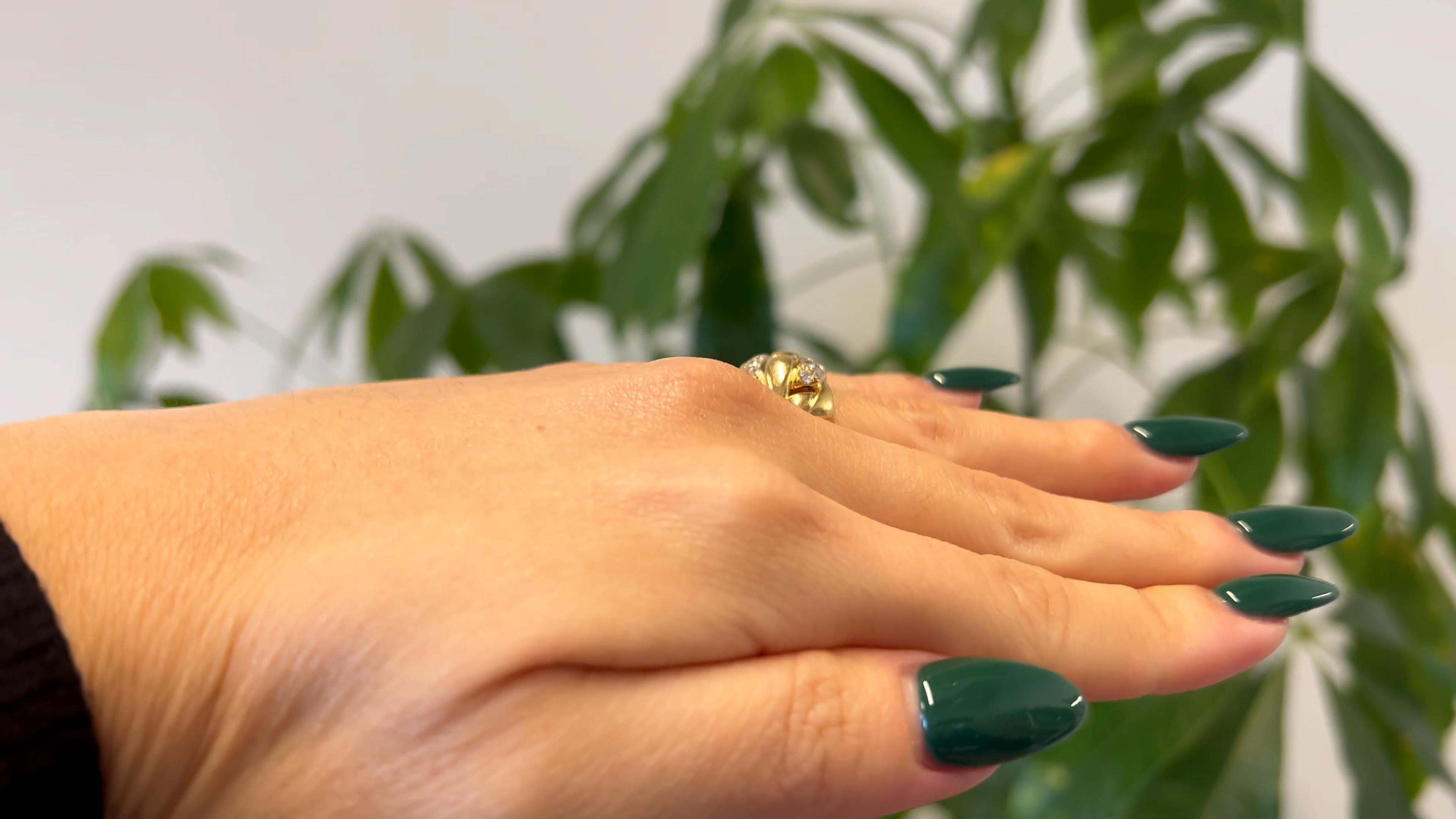 Vintage Cartier 18 Karat Gelbgold geschwungener Gliederring mit Diamanten im Zustand „Gut“ in Beverly Hills, CA