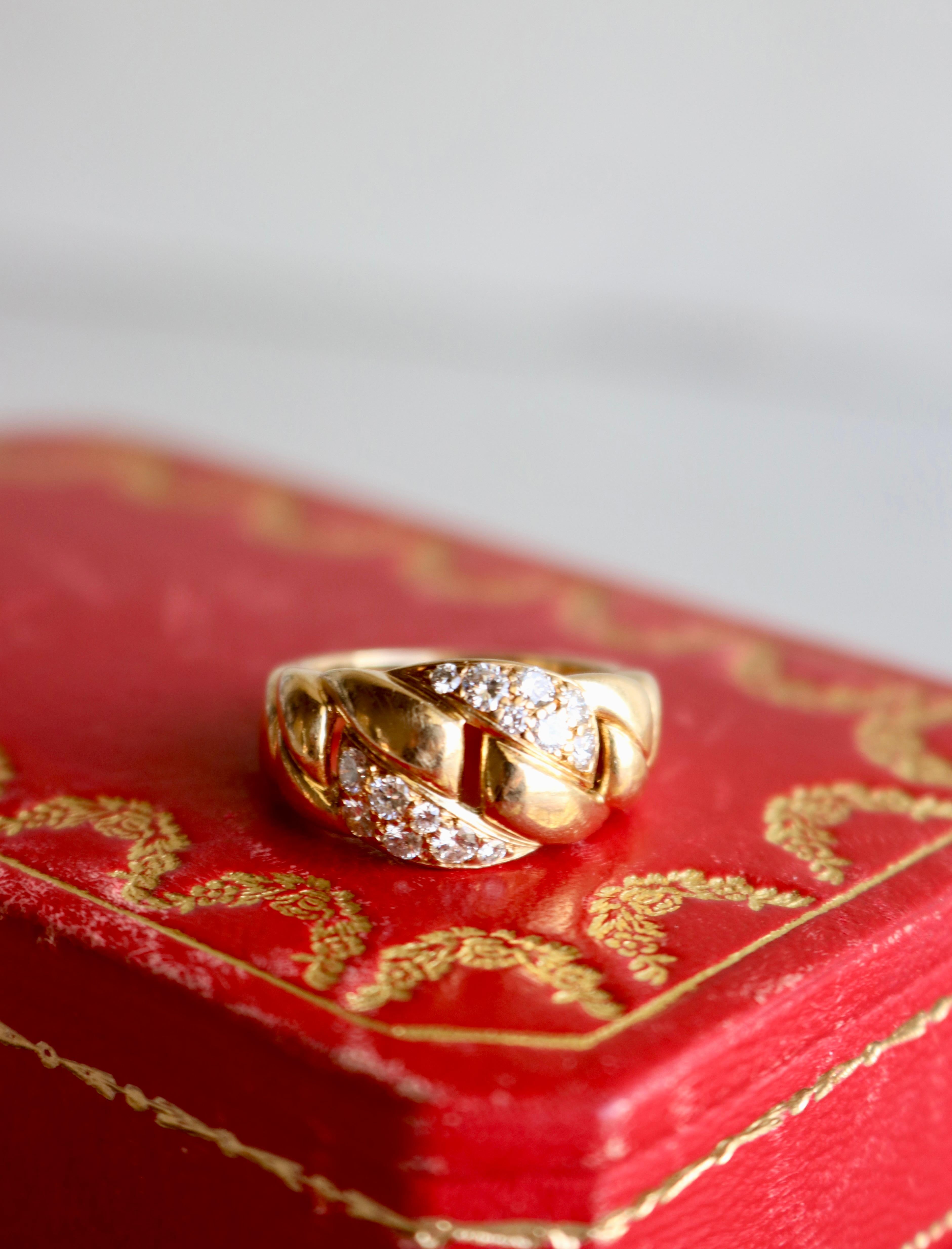 Vintage Cartier 18 Karat Gelbgold geschwungener Gliederring mit Diamanten 1
