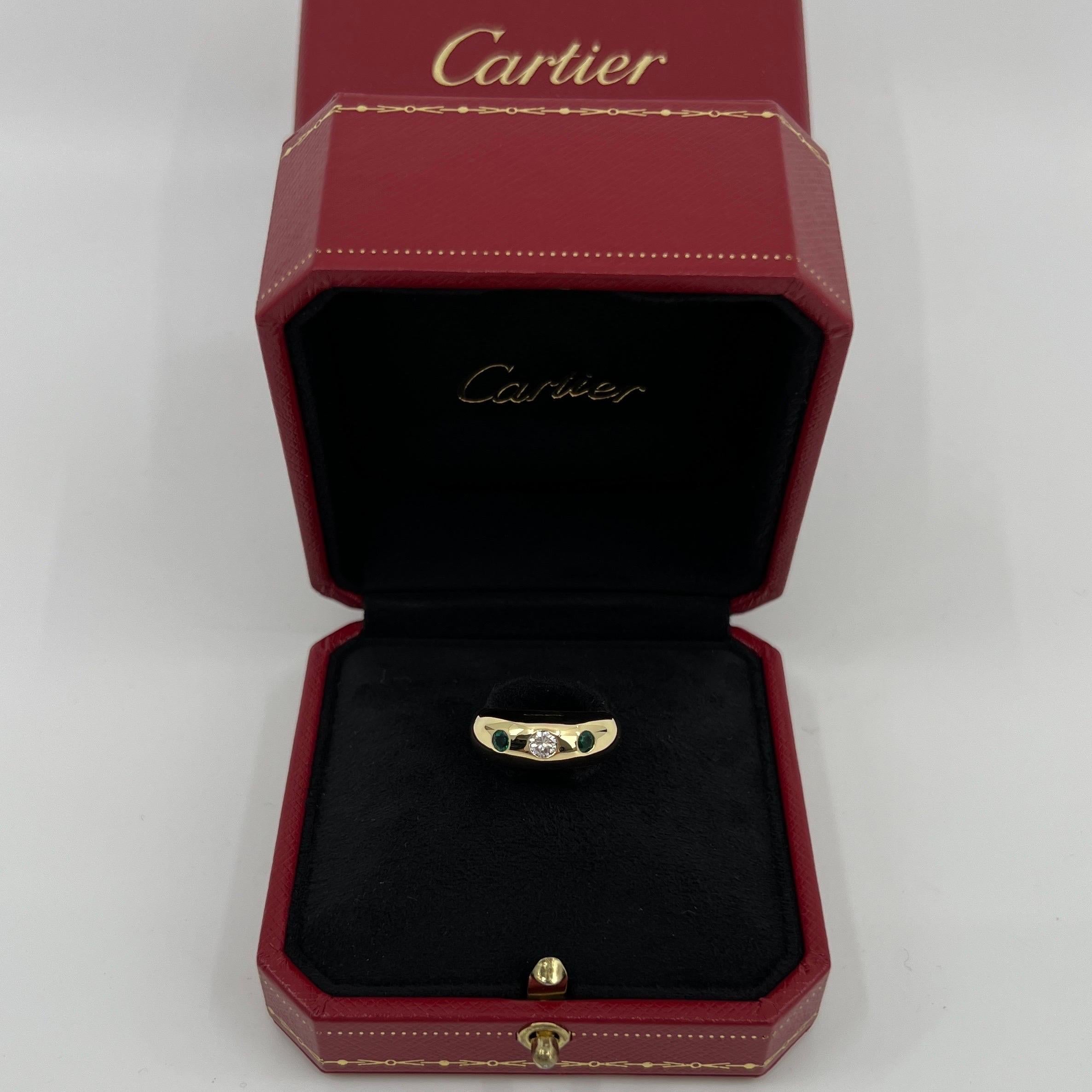 Round Cut Vintage Cartier Diamond & Emerald 18k Yellow Gold Three Stone Dome Daphne Ring 6 For Sale