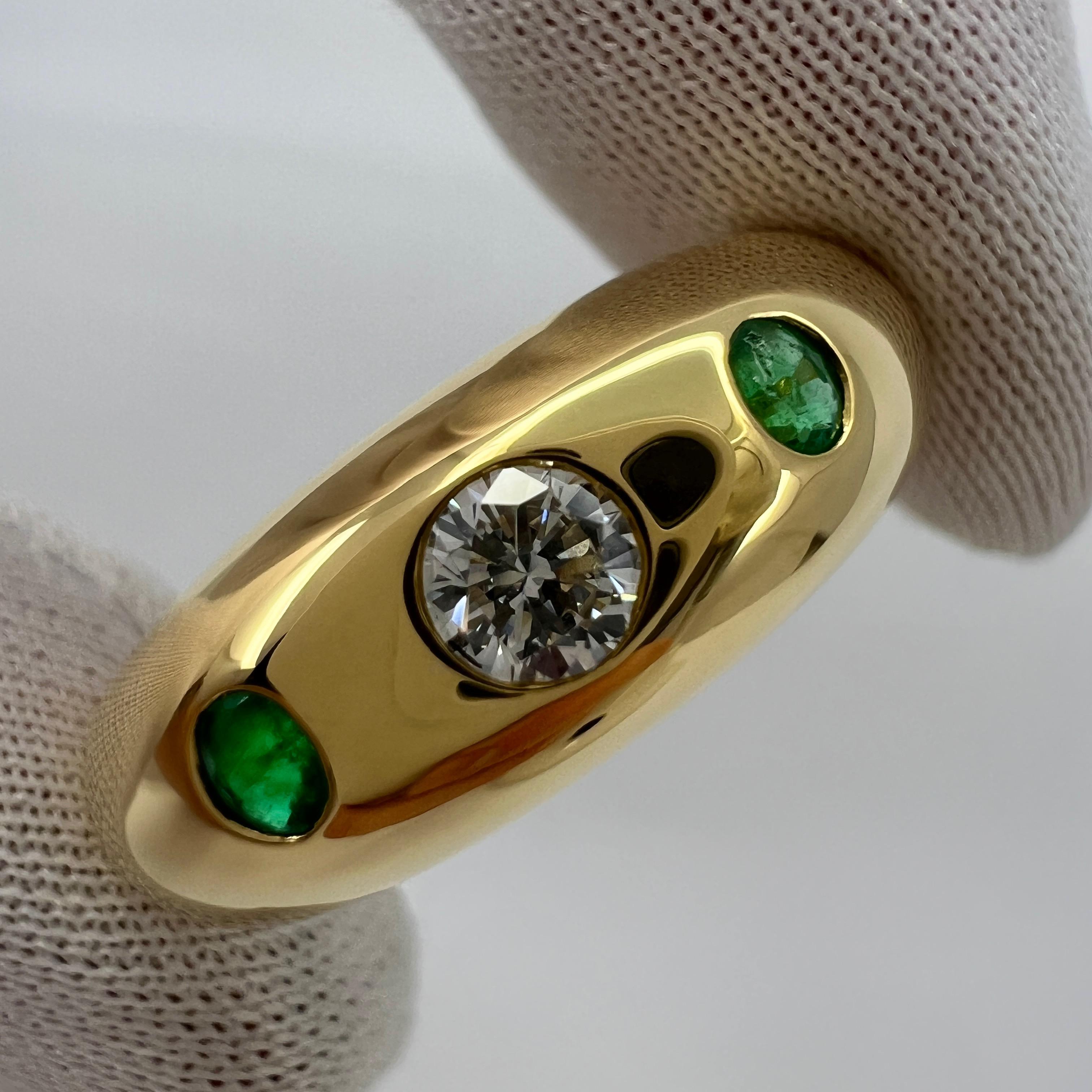 Vintage Cartier Diamond Emerald 18k Yellow Gold Three Stone Dome Daphne Ring 62 In Excellent Condition For Sale In Birmingham, GB