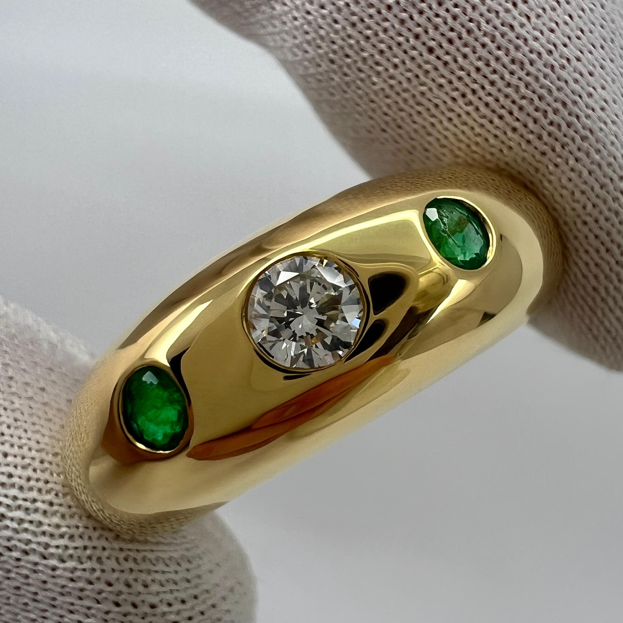 Vintage Cartier Diamond Emerald 18k Yellow Gold Three Stone Dome Daphne Ring 62 en vente 2