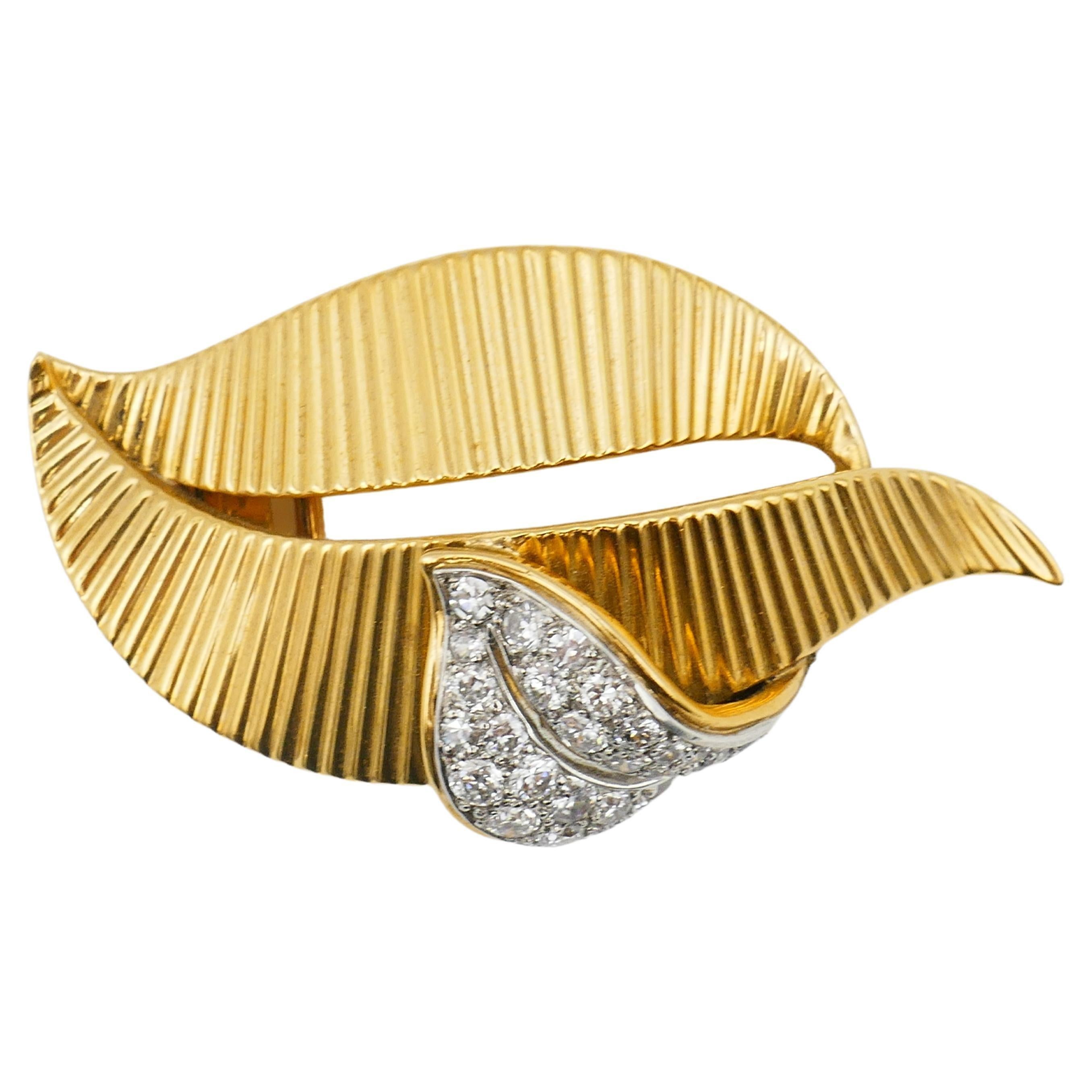 Vintage Cartier Diamond Gold Brooch Botanical Motif In Excellent Condition In Beverly Hills, CA