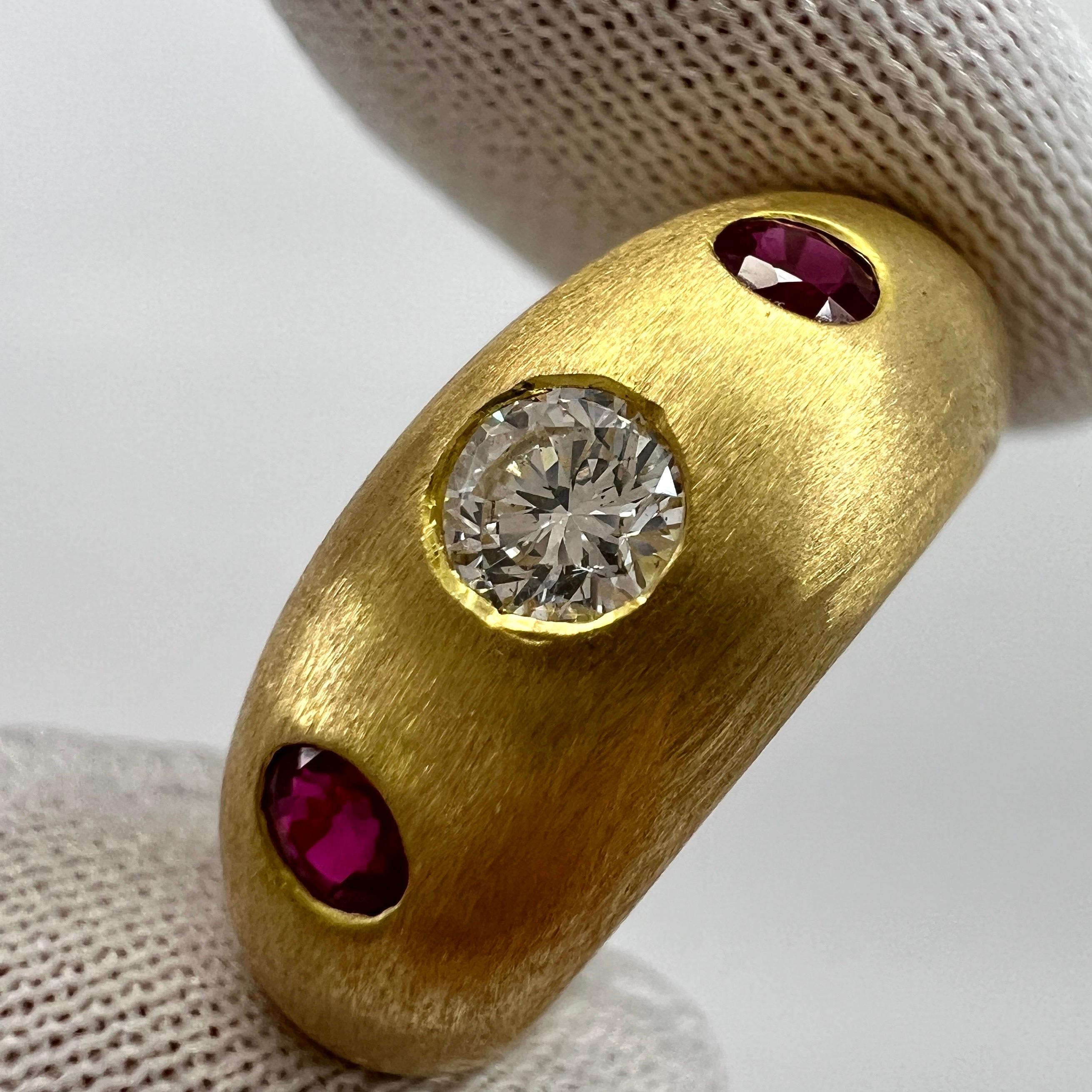 Vintage Cartier Diamond Ruby Daphne 18k Brushed Gold Three Stone Domed Ring 3