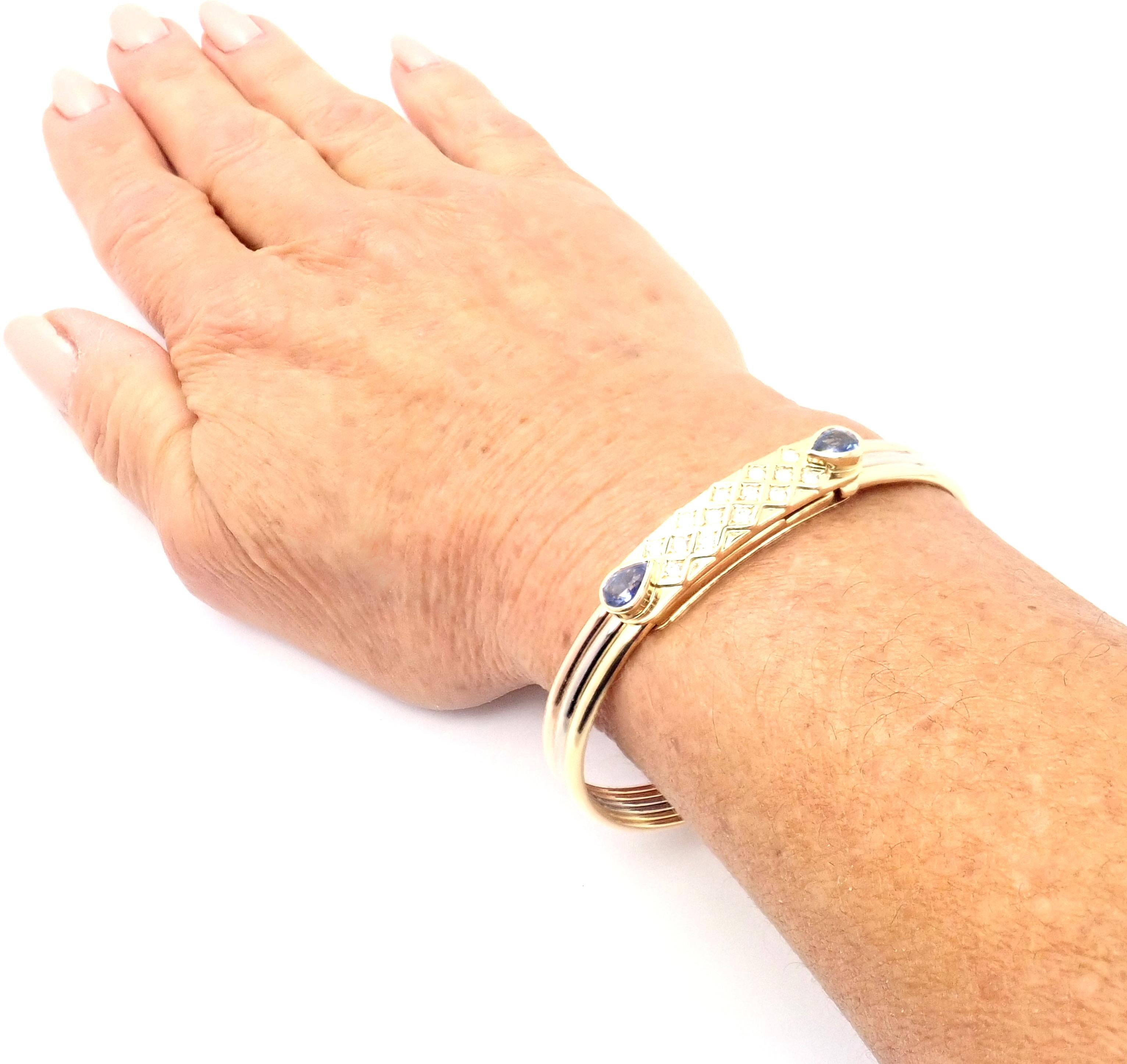 Dreifarbiger Gold-Armreif von Cartier mit Diamant und Saphir 4