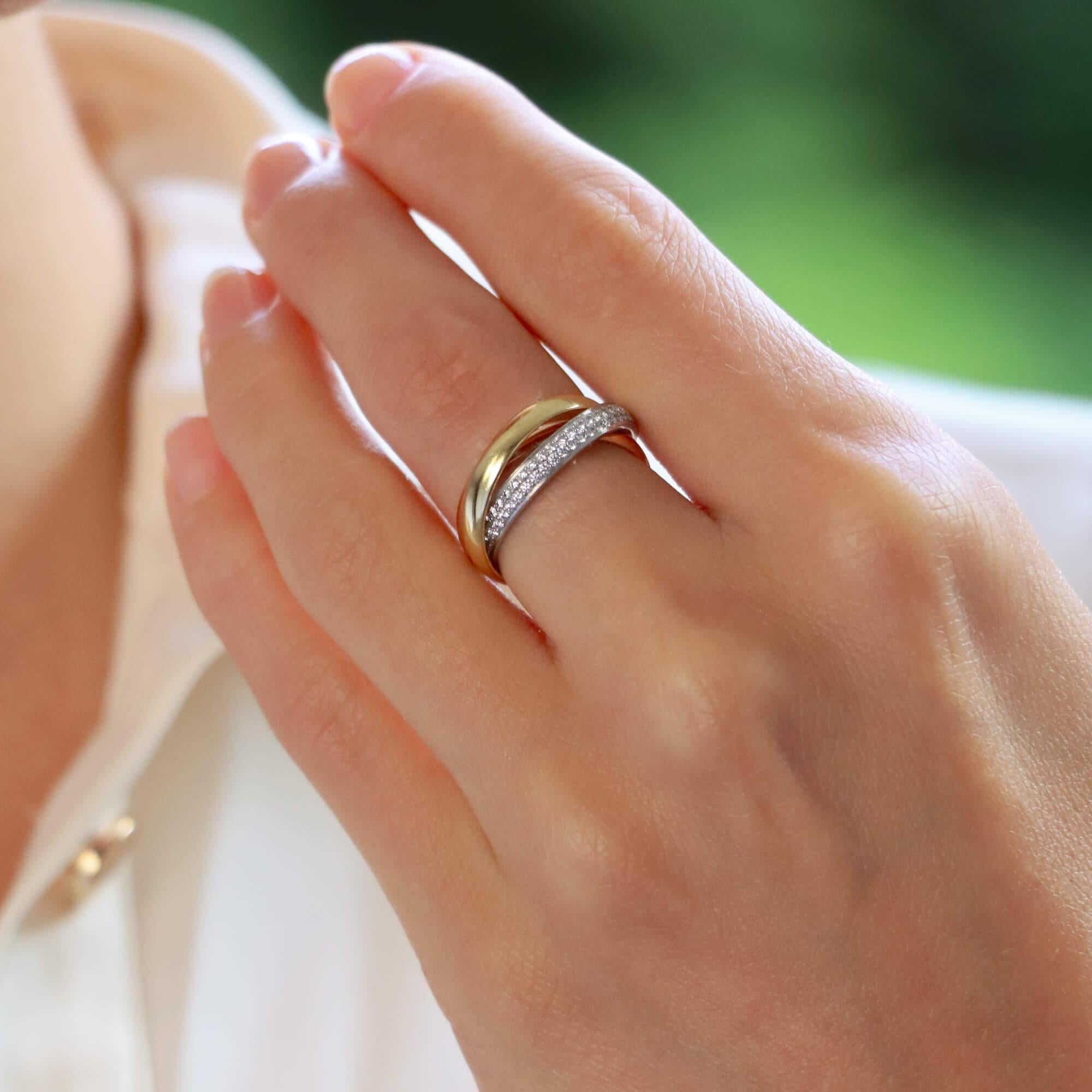 Trinity rings with diamonds 2025