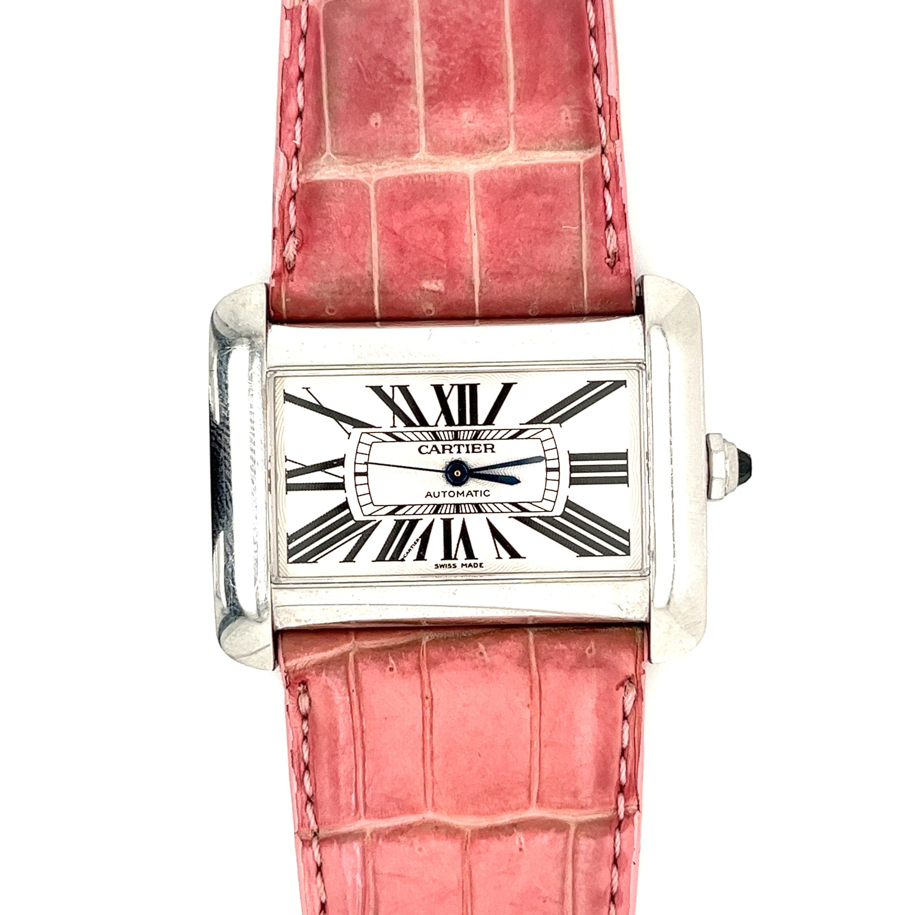 Cartier Automatique Vintage Acier inoxydable réf. 2612 Divan ser. 1030*** / toutes les pièces d'origine / bracelet en cuir rose (convient aux poignets de 6,5 à 8 pouces) / cadran de 38 mm (largeur) x 30 mm (hauteur) / épaisseur 8,3 mm.