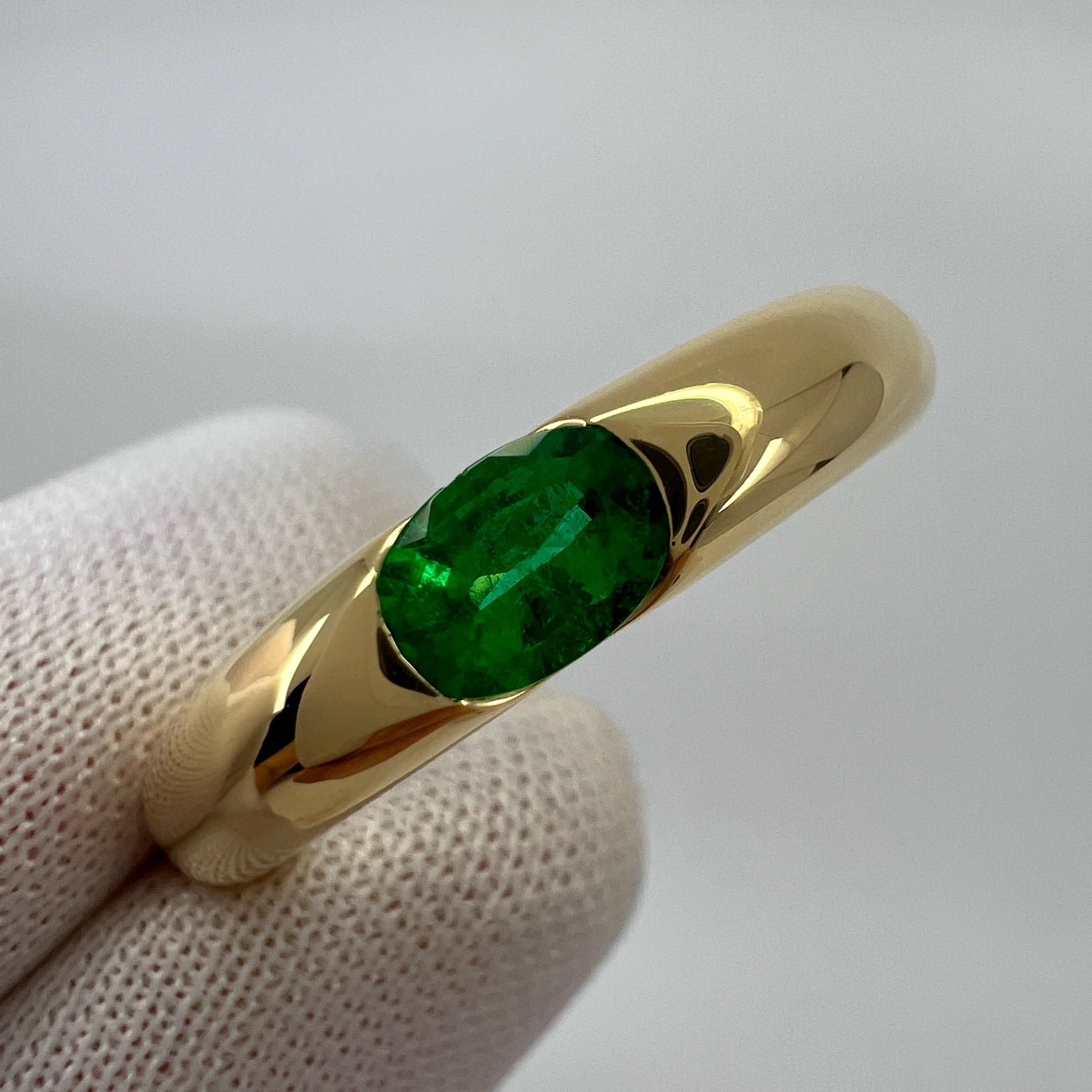 Vintage Cartier Emerald Vivid Green Ellipse 18k Yellow Gold Solitaire Ring 51  In Excellent Condition In Birmingham, GB