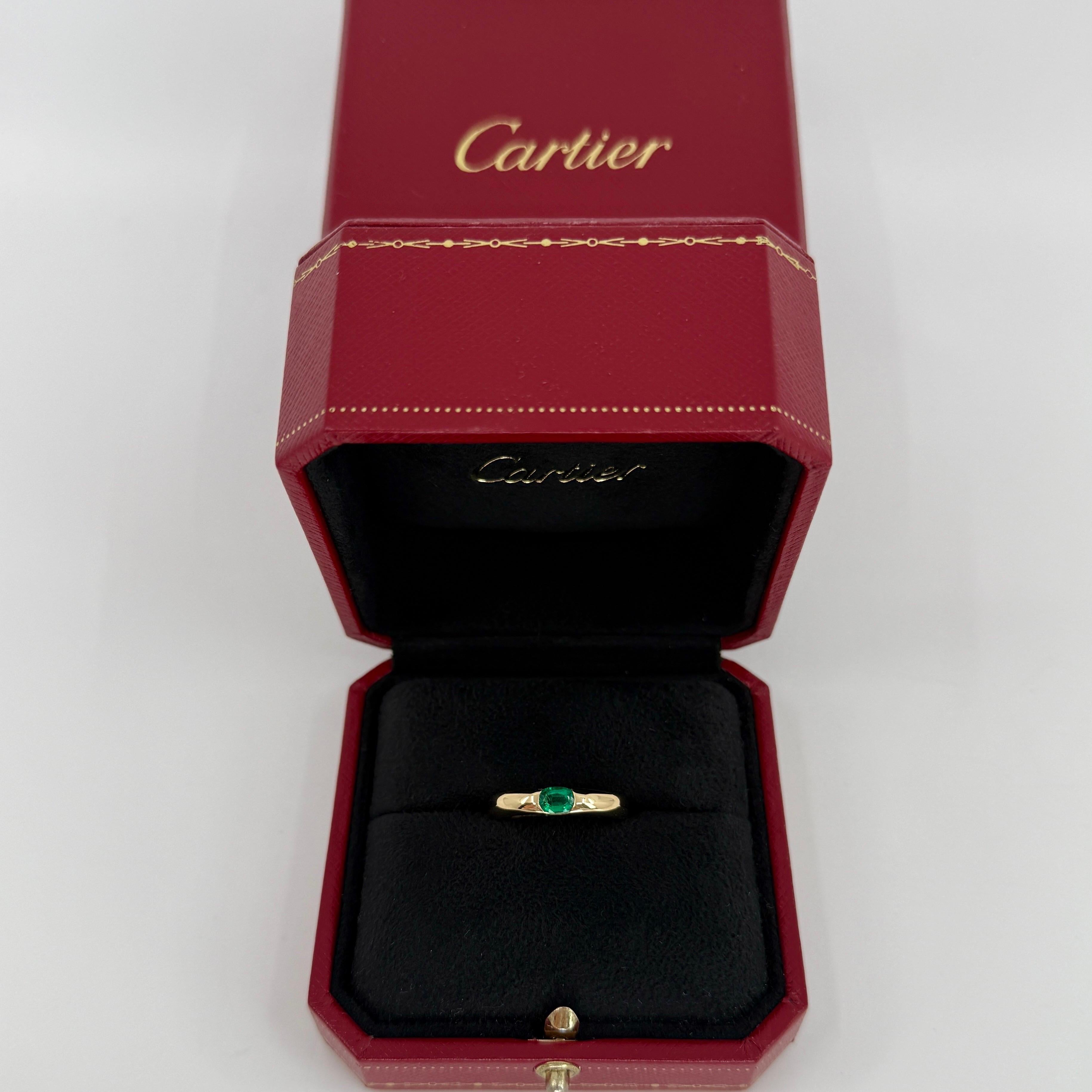 Vintage Cartier Emerald Vivid Green Ellipse 18k Yellow Gold Solitaire Ring 51 en vente 3