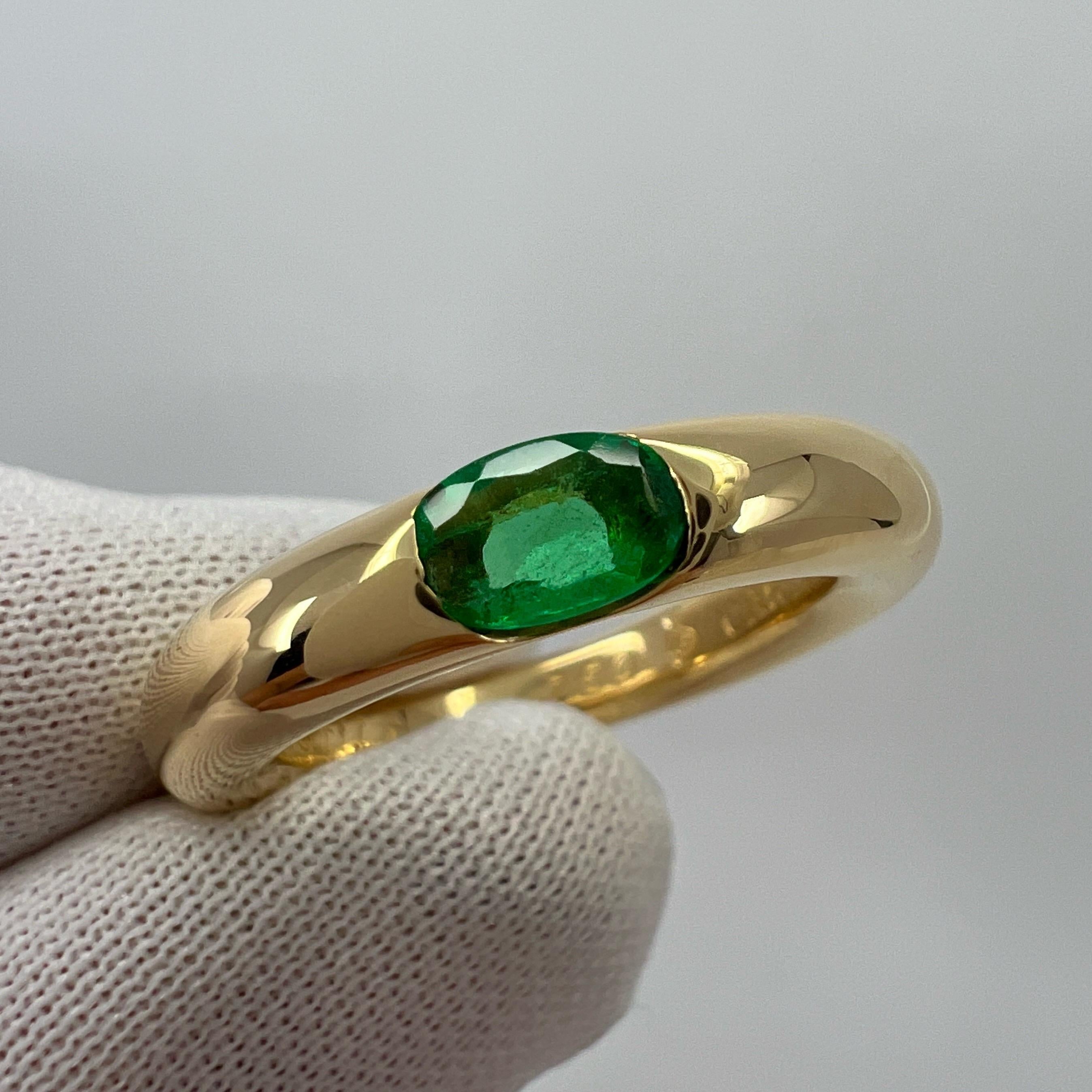 Oval Cut Vintage Cartier Emerald Vivid Green Ellipse 18k Yellow Gold Solitaire Ring 52 For Sale